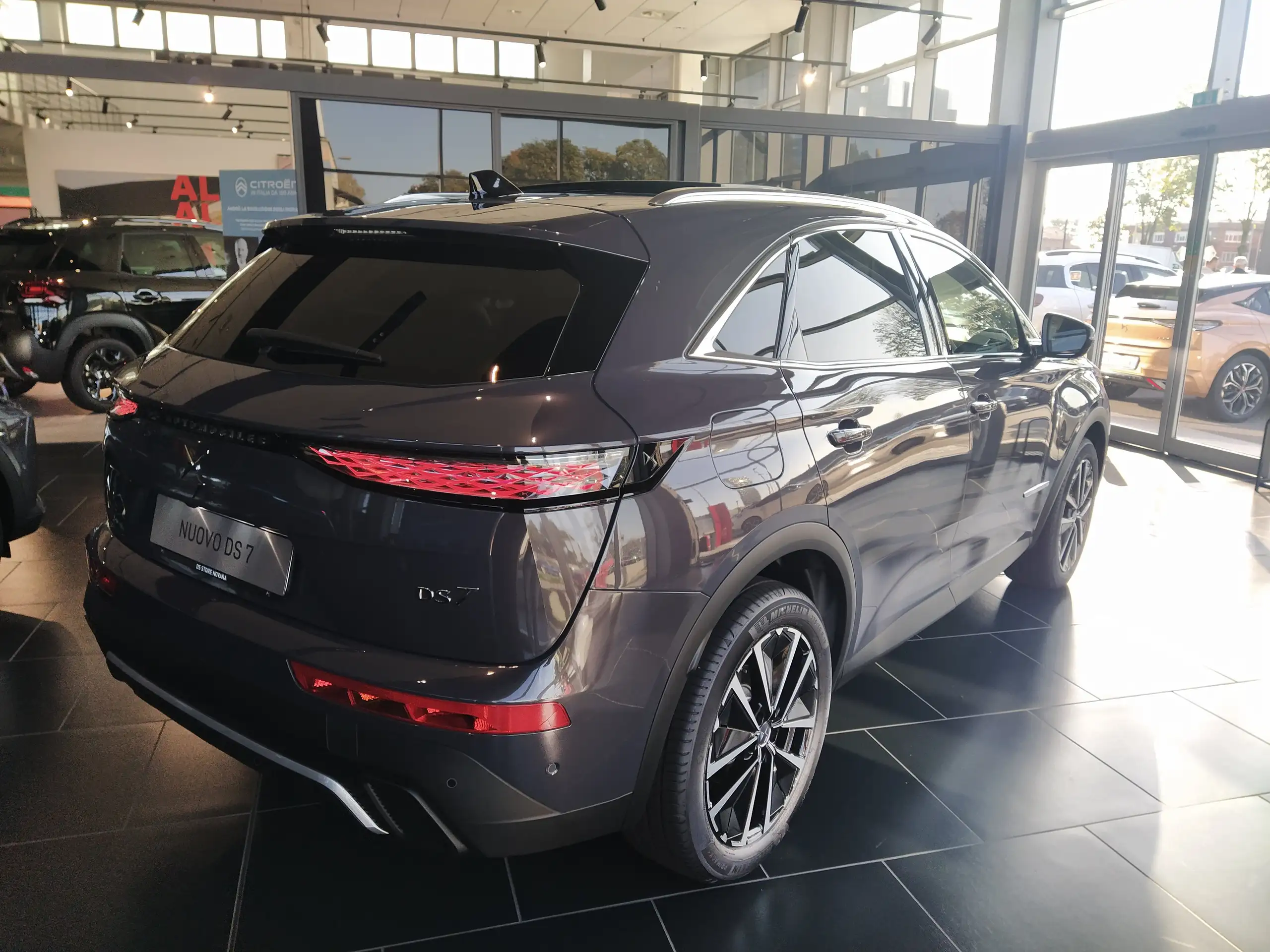 DS Automobiles - DS 7 Crossback