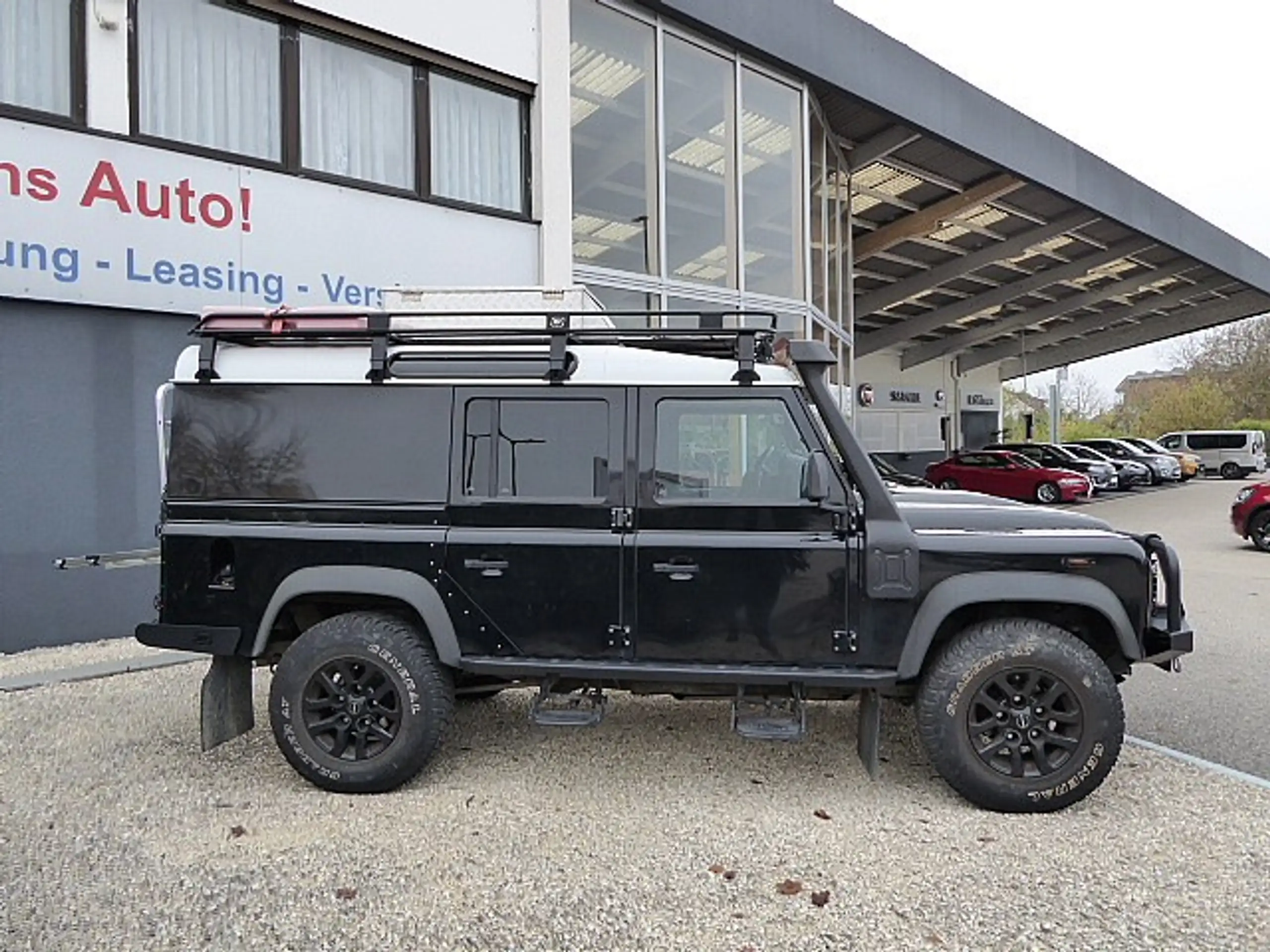 Land Rover - Defender