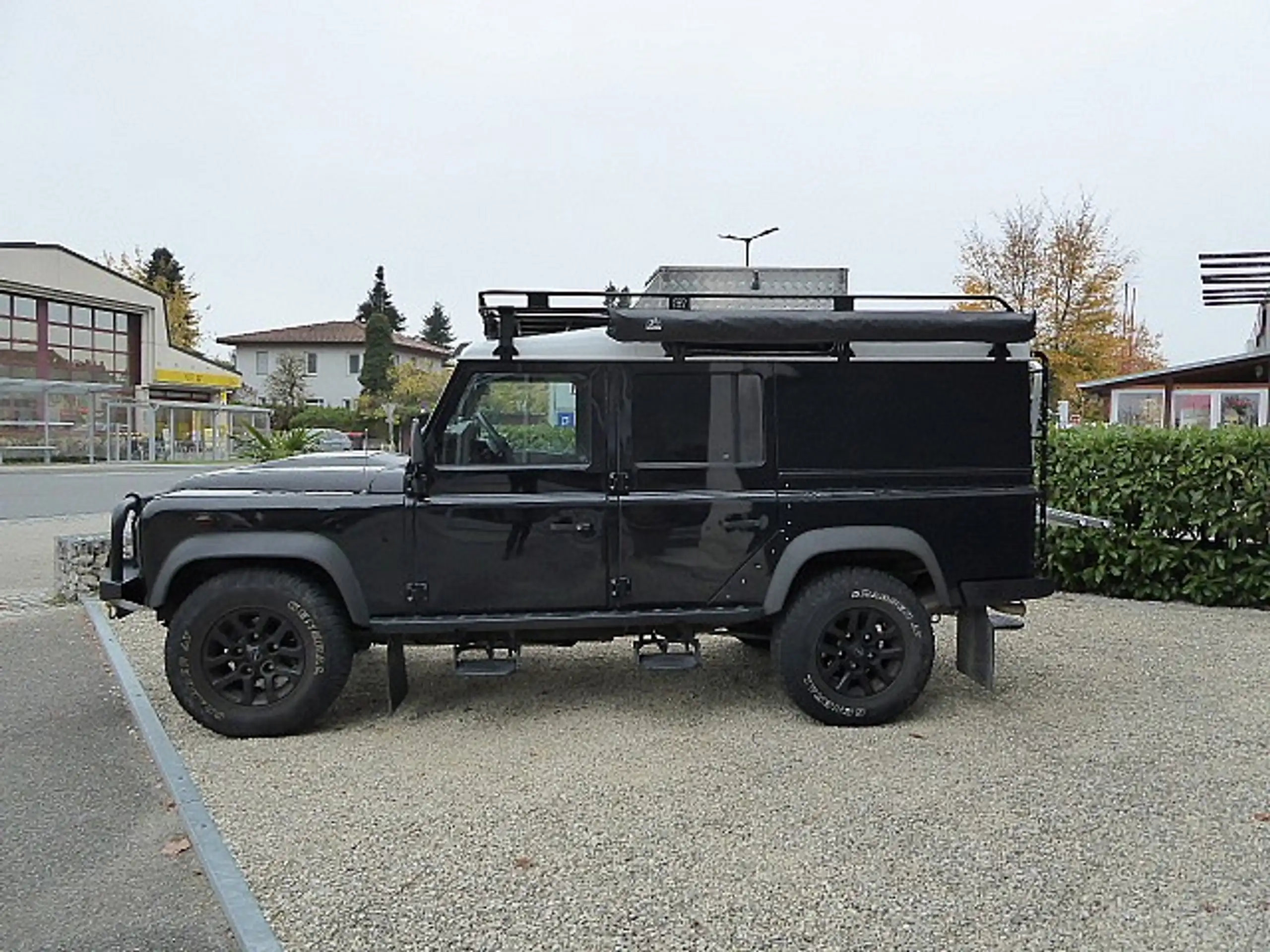 Land Rover - Defender