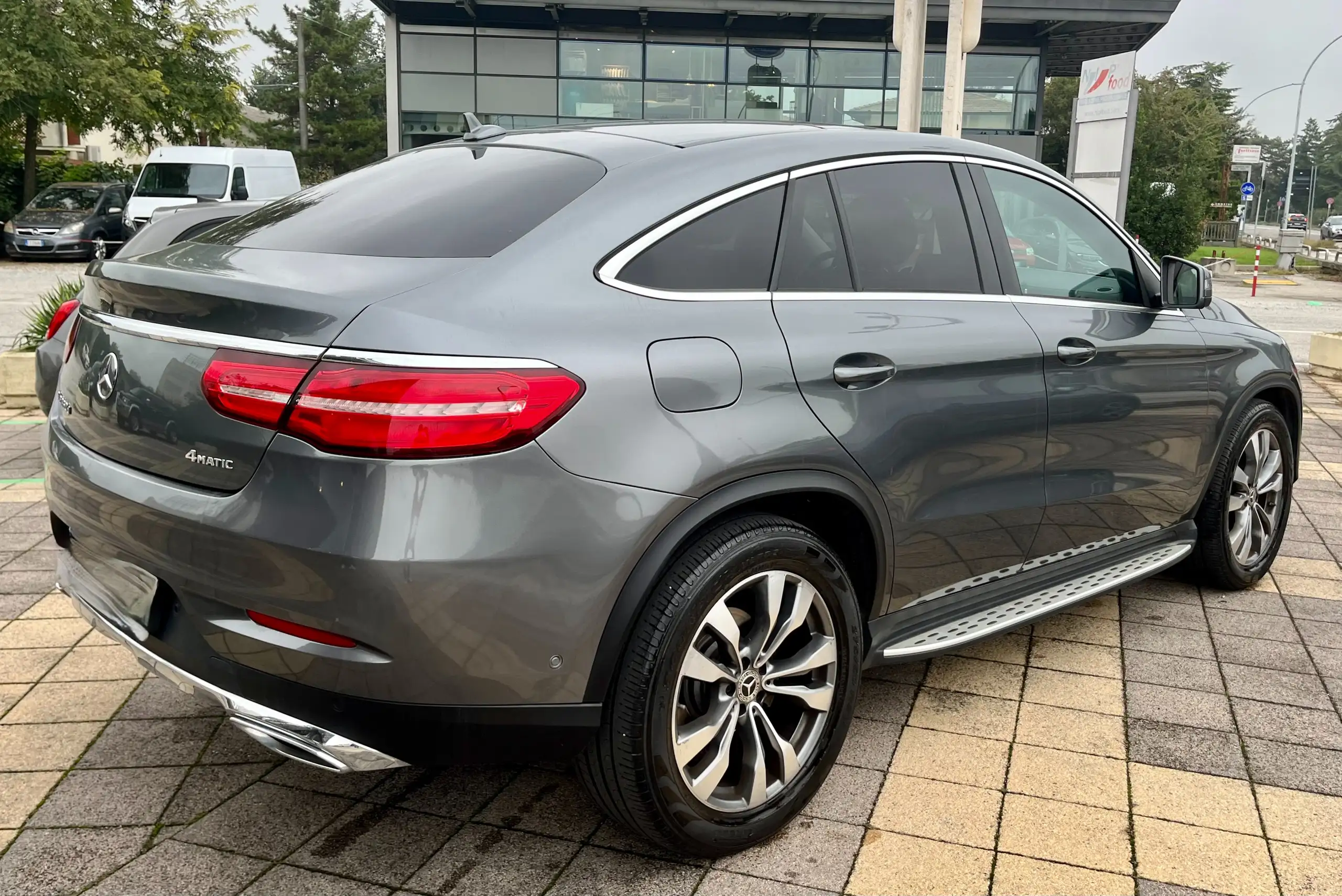 Mercedes-Benz - GLE 350