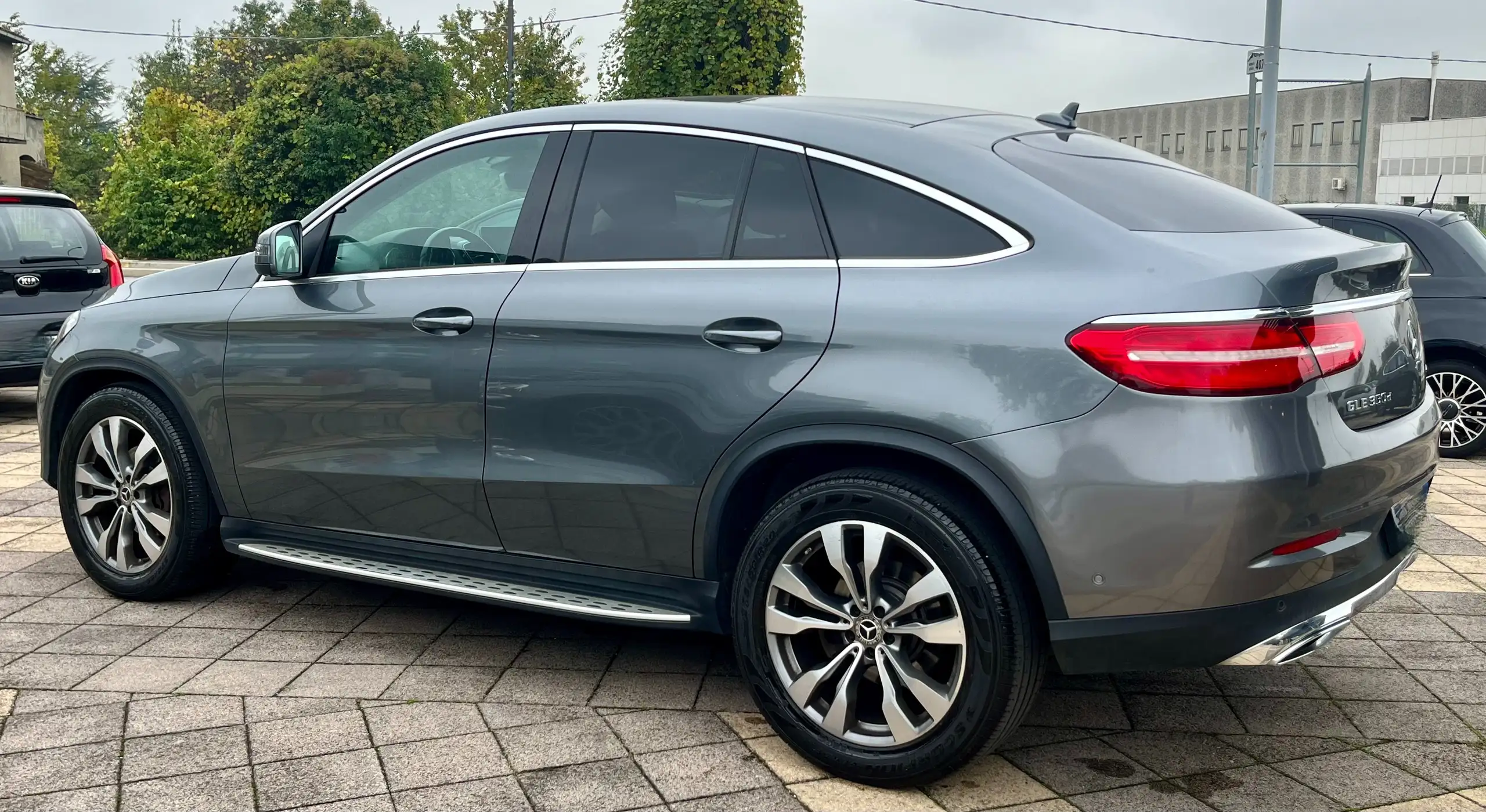 Mercedes-Benz - GLE 350