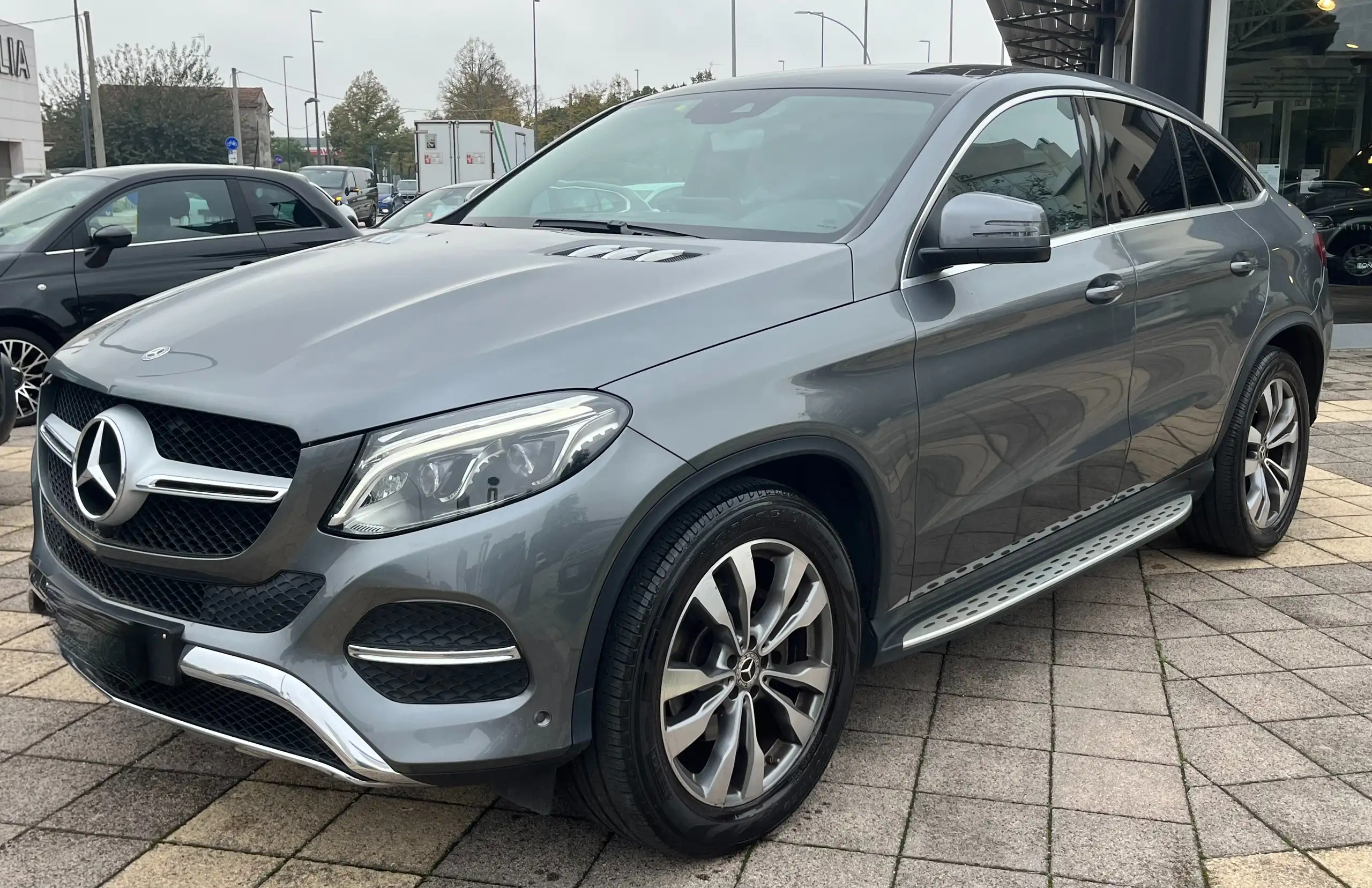 Mercedes-Benz - GLE 350