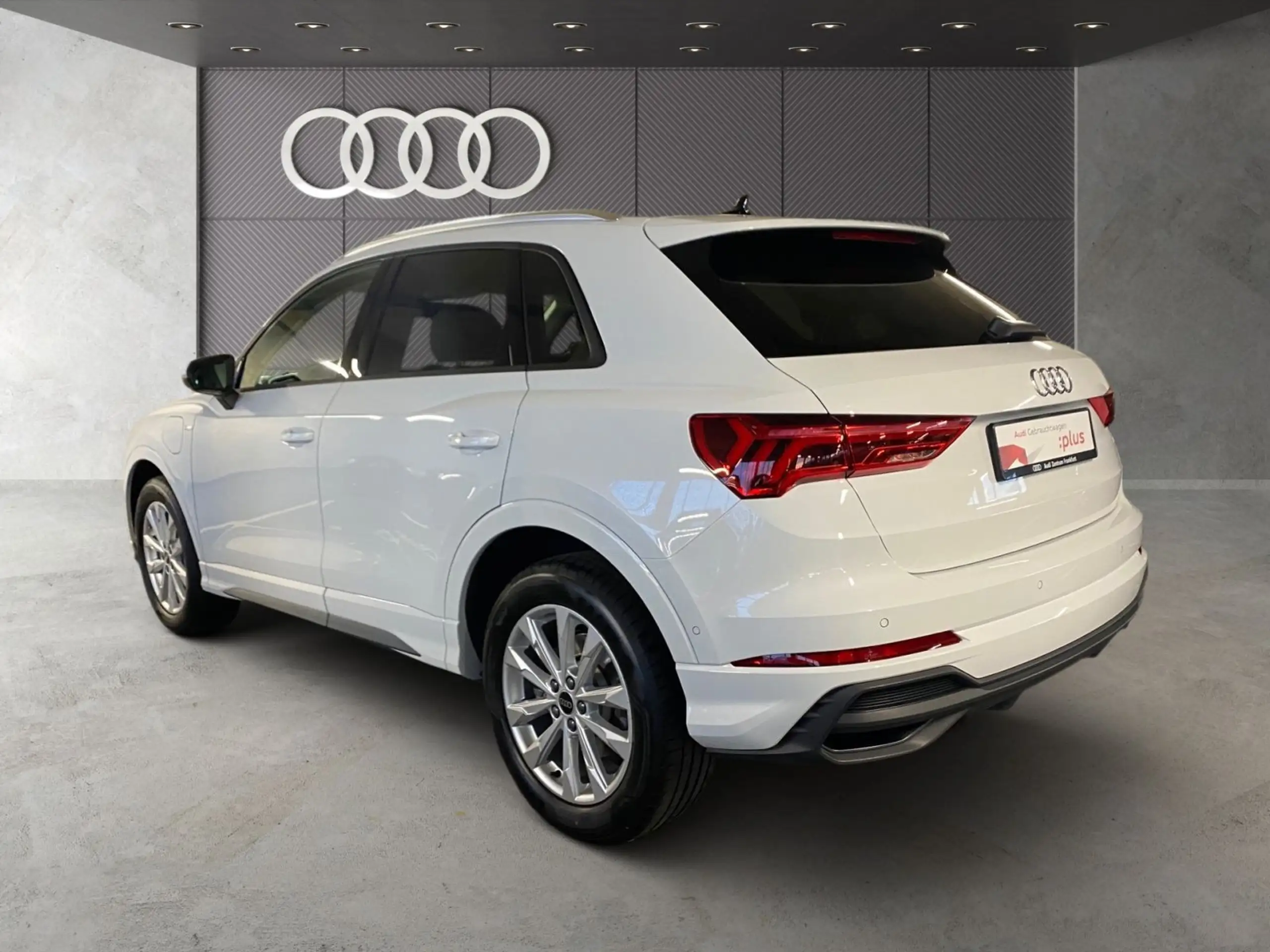 Audi - Q3