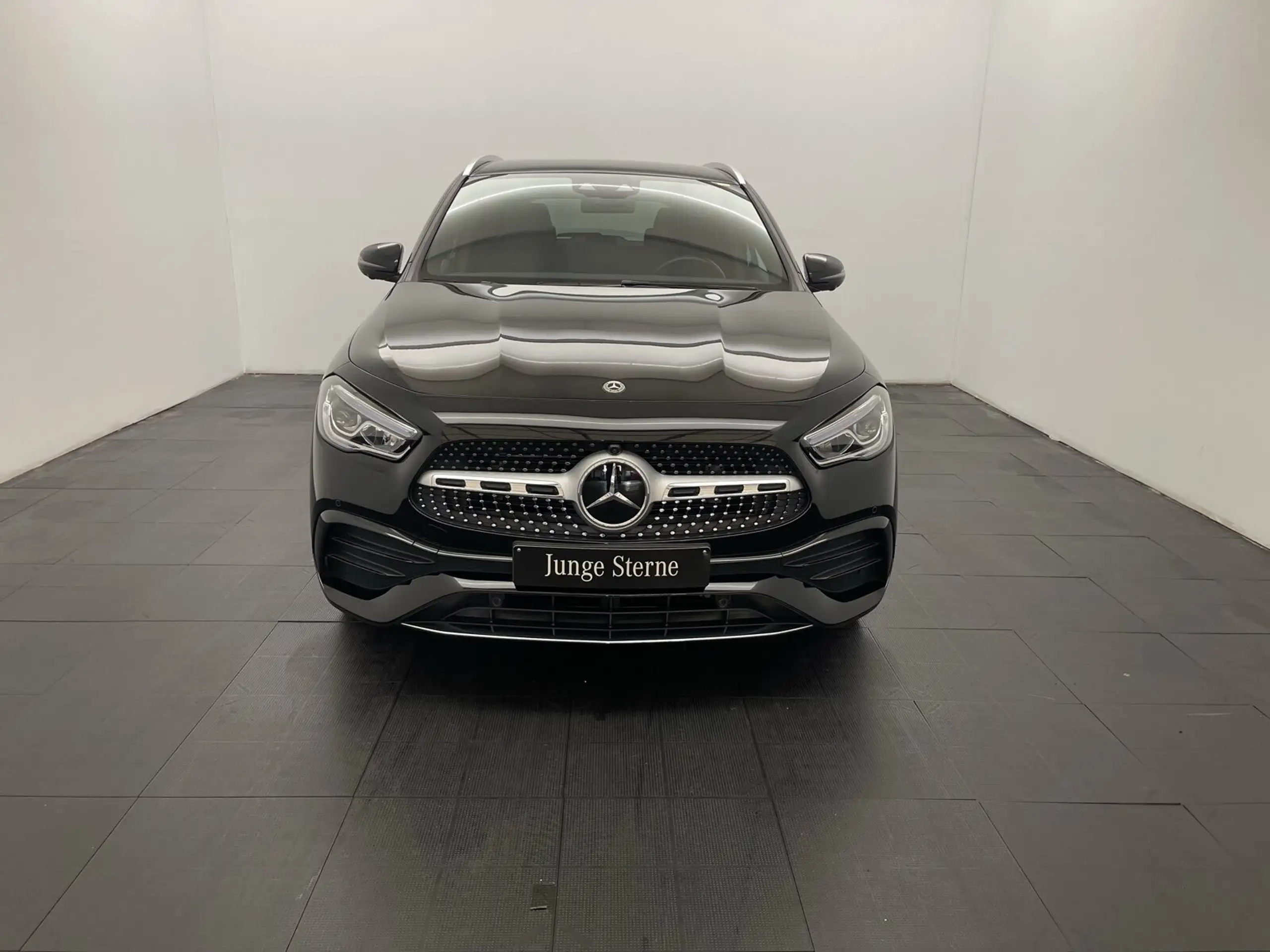 Mercedes-Benz - GLA 250