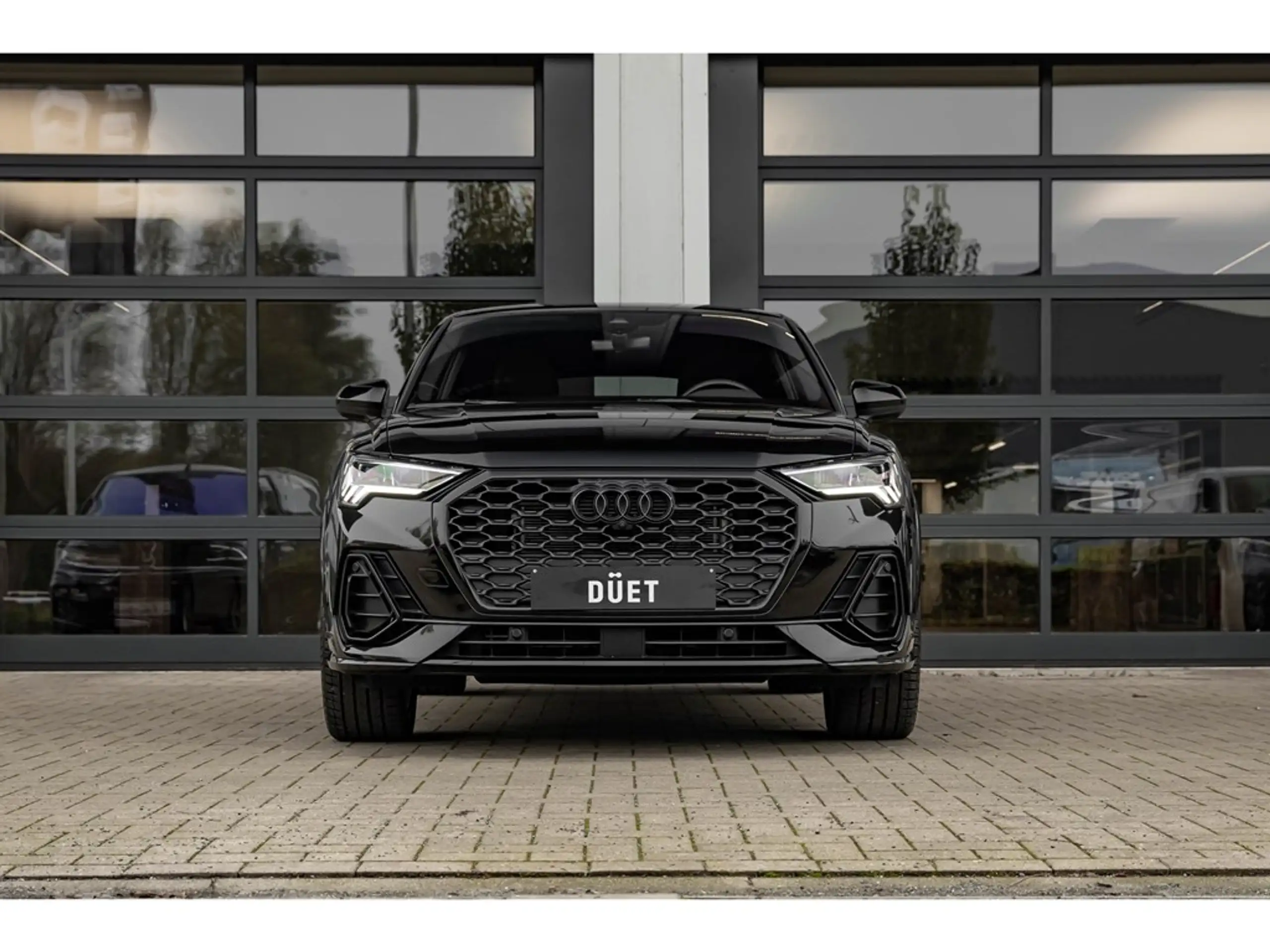 Audi - Q3