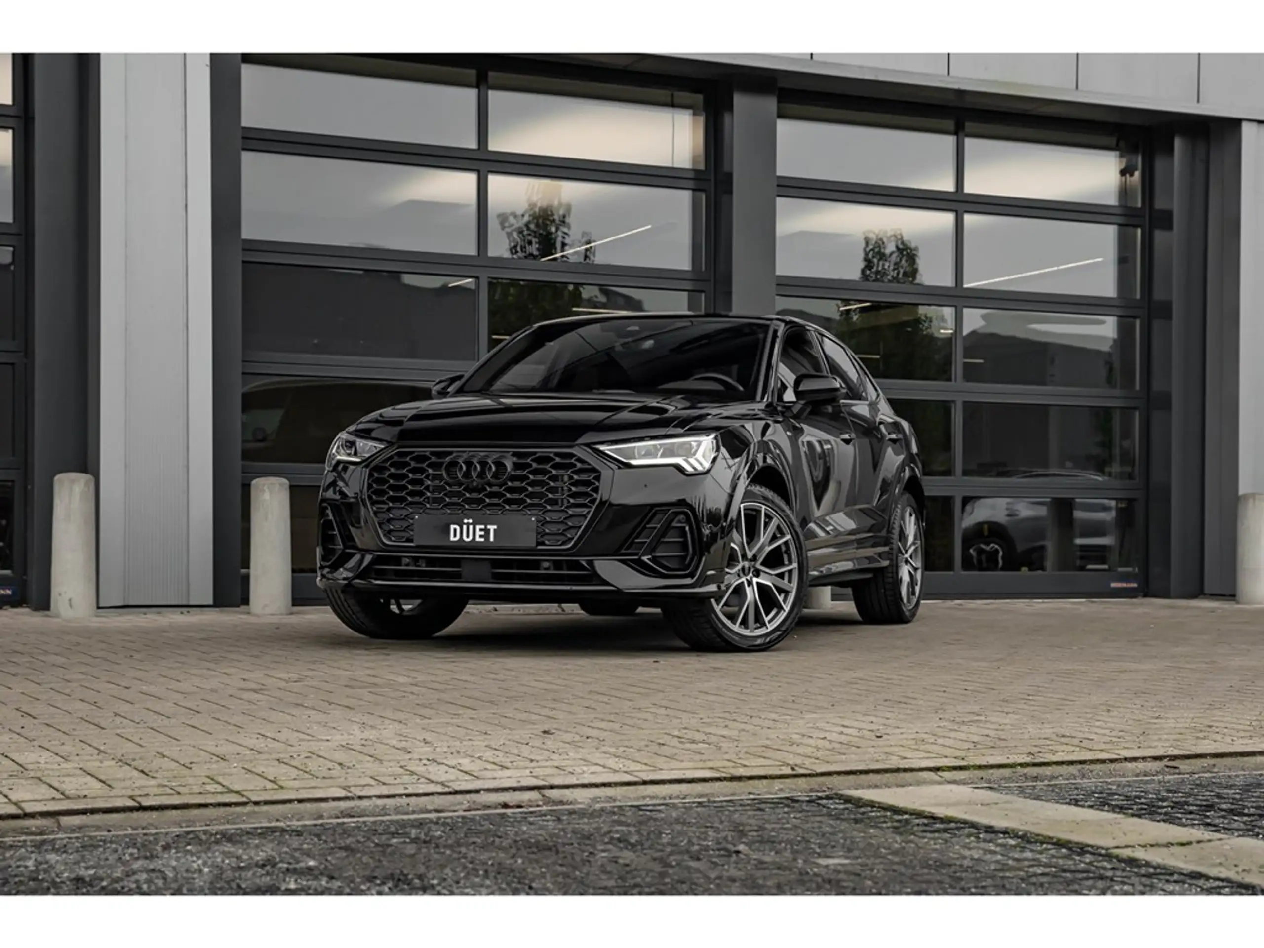 Audi - Q3