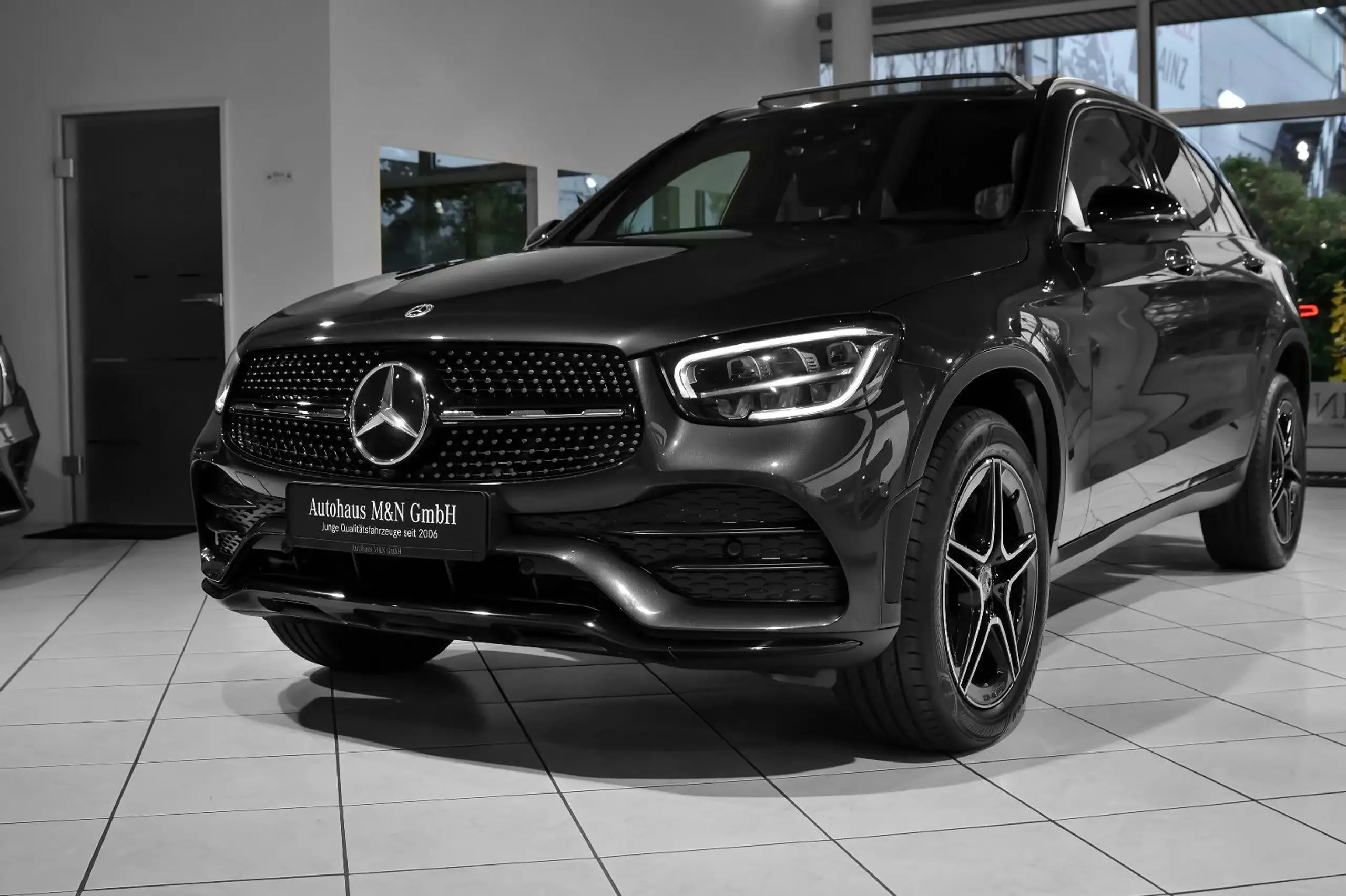 Mercedes-Benz - GLC 300