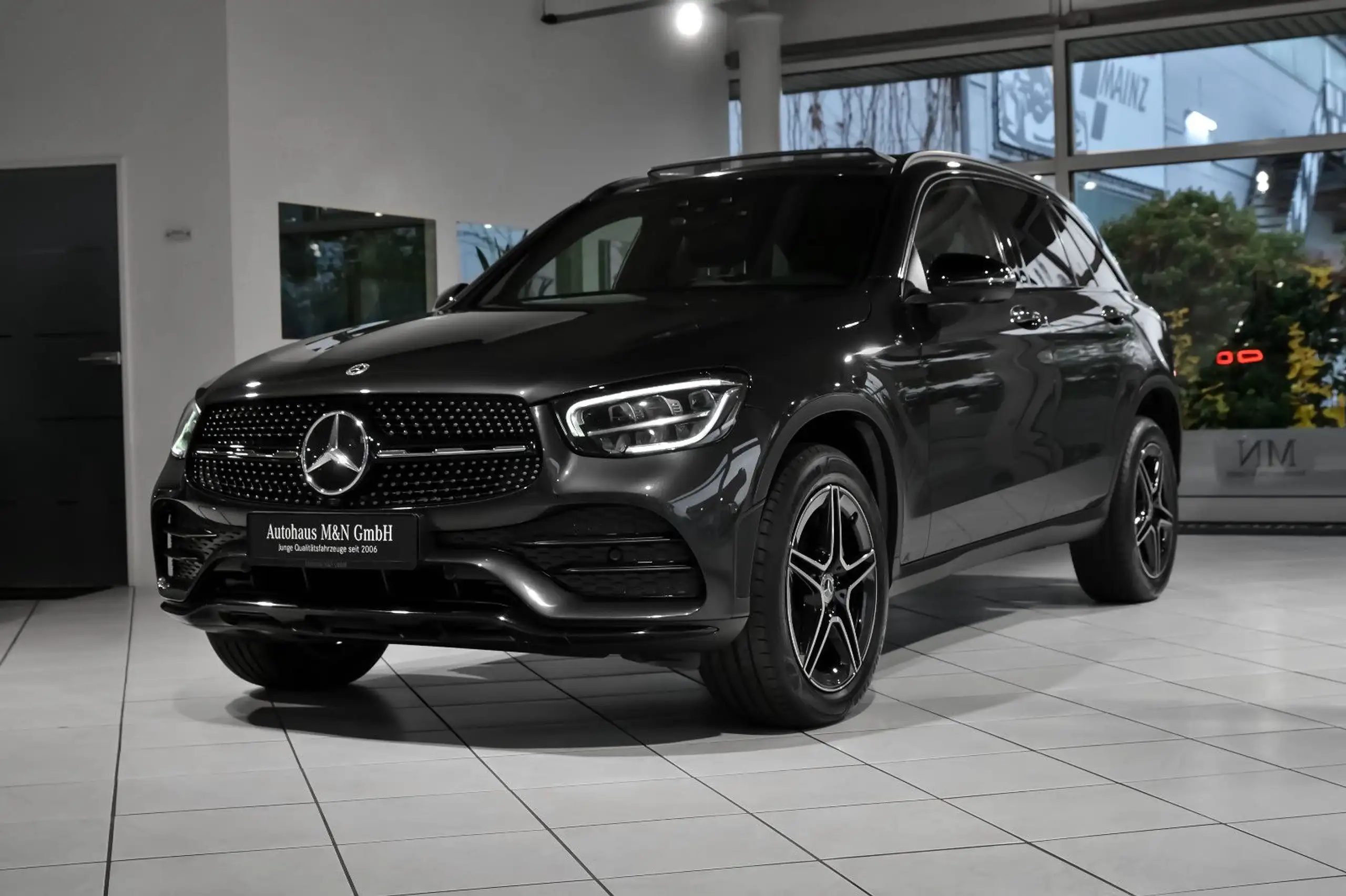 Mercedes-Benz - GLC 300