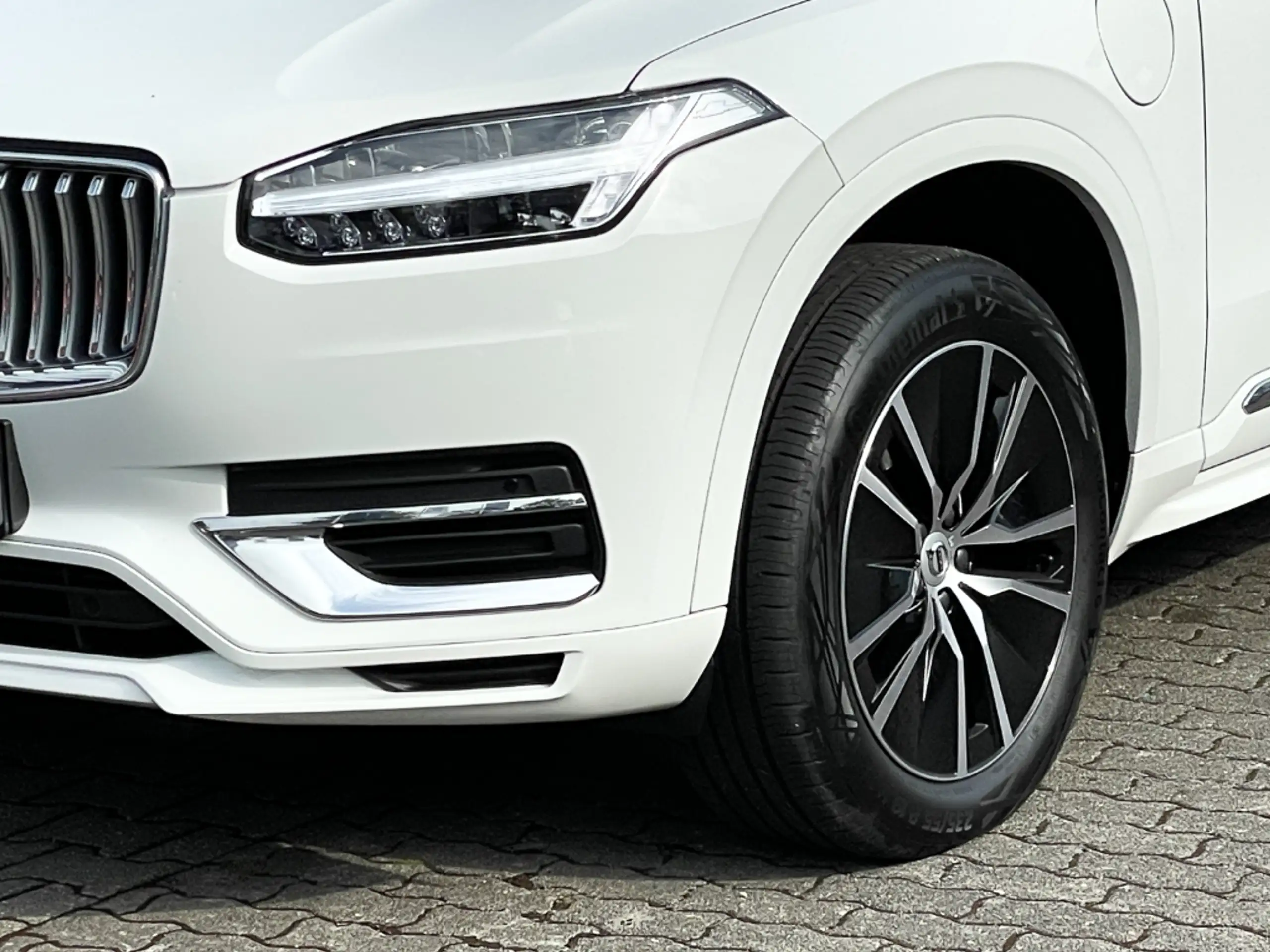 Volvo - XC90