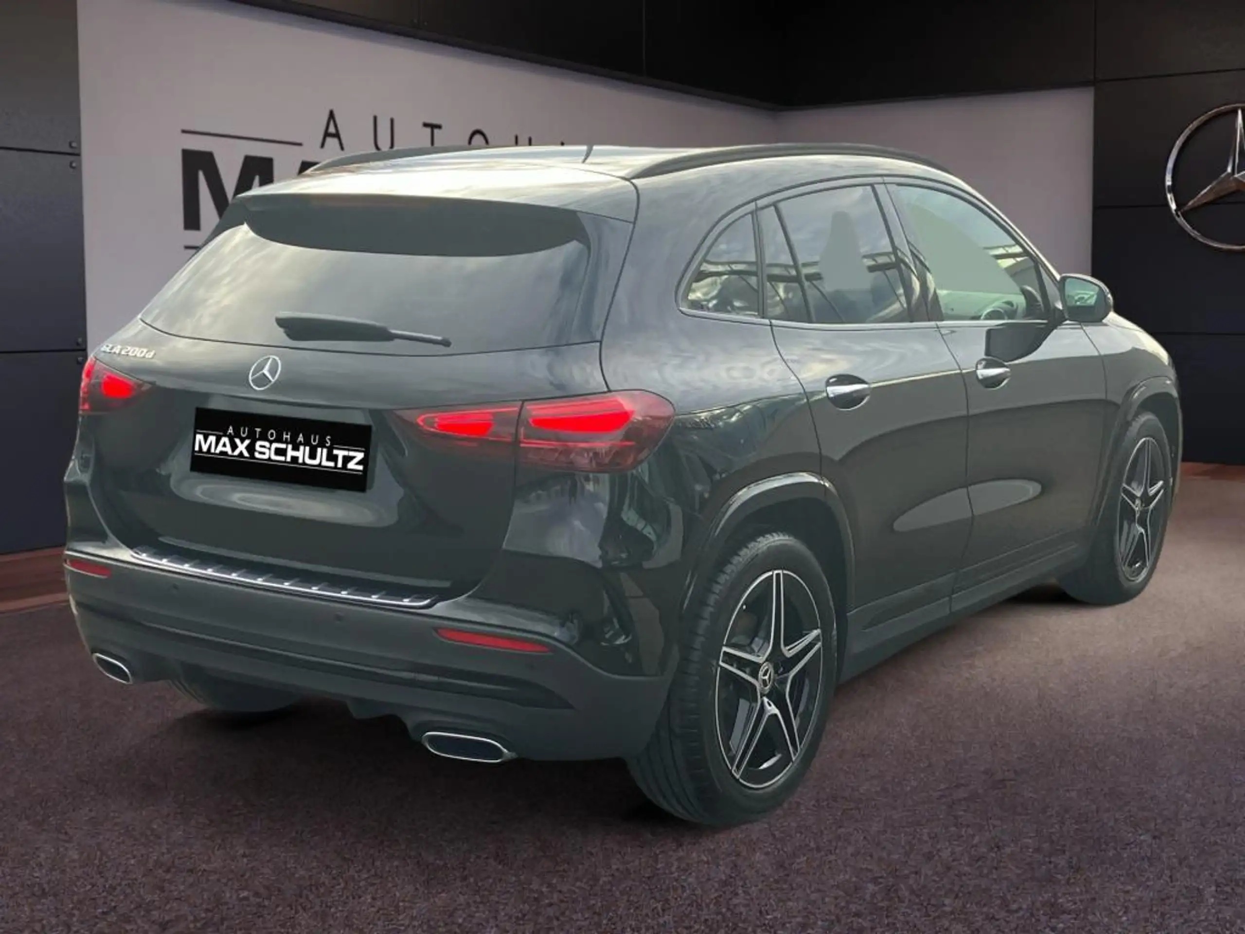 Mercedes-Benz - GLA 200