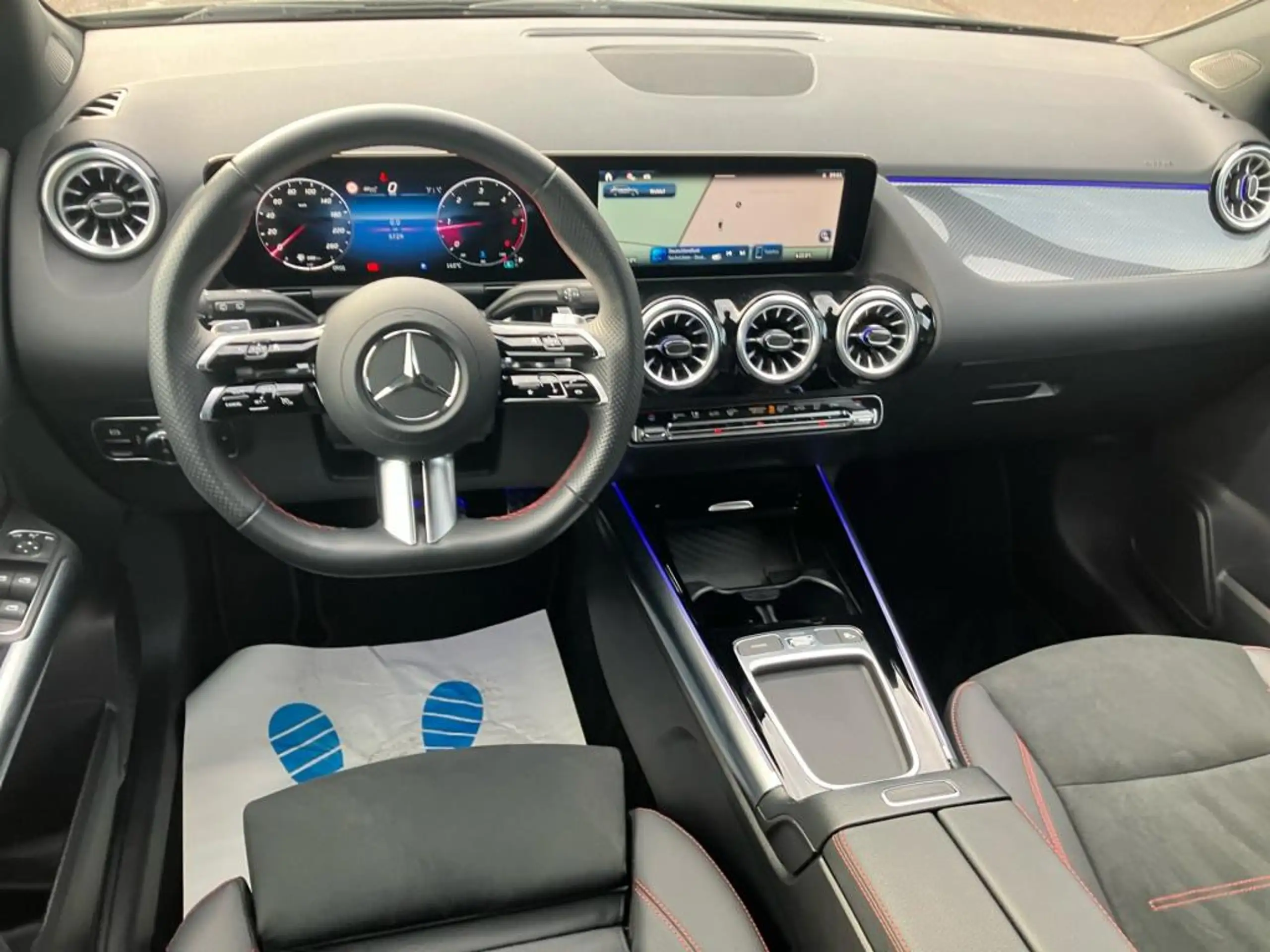 Mercedes-Benz - GLA 200