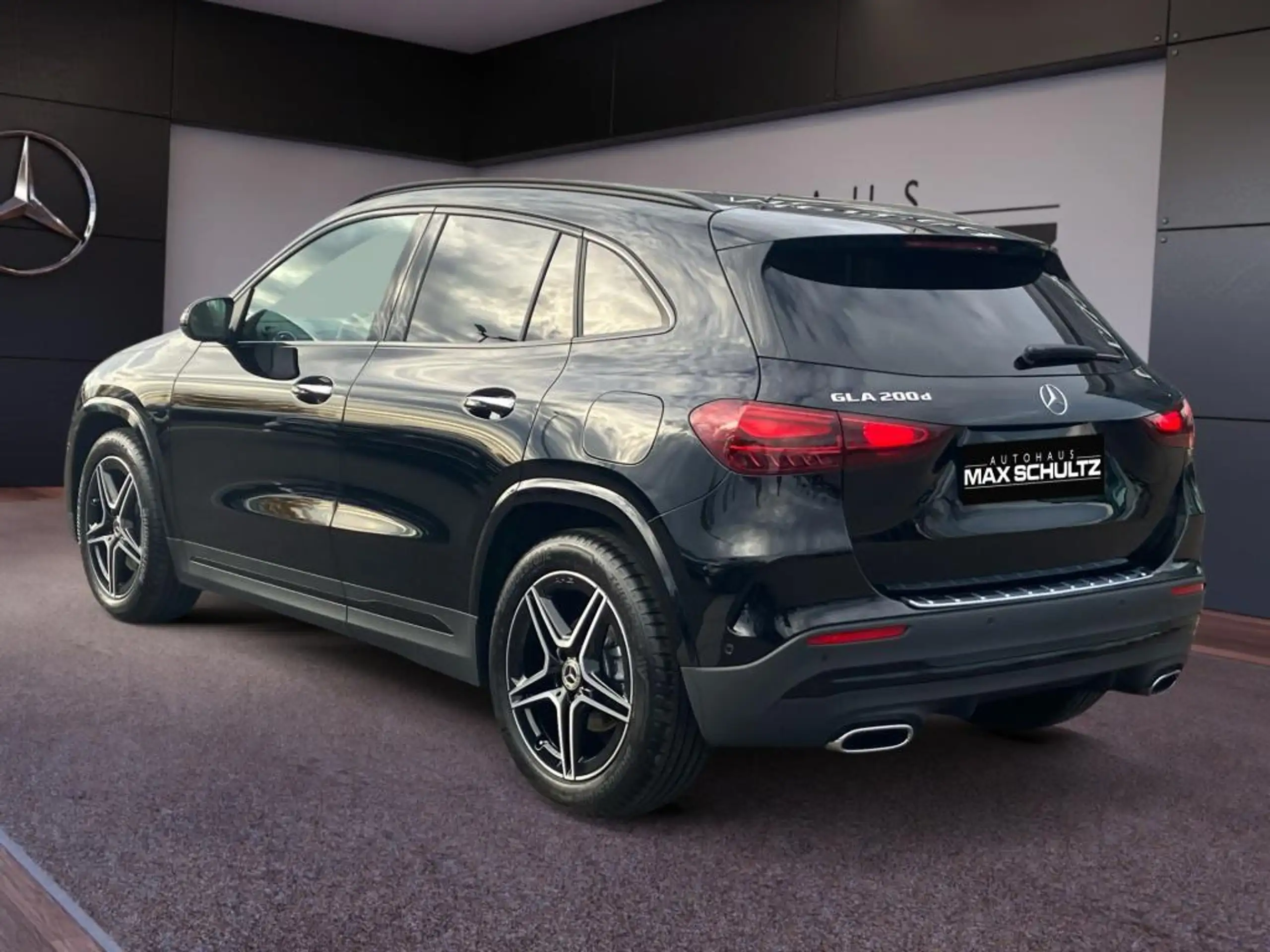 Mercedes-Benz - GLA 200