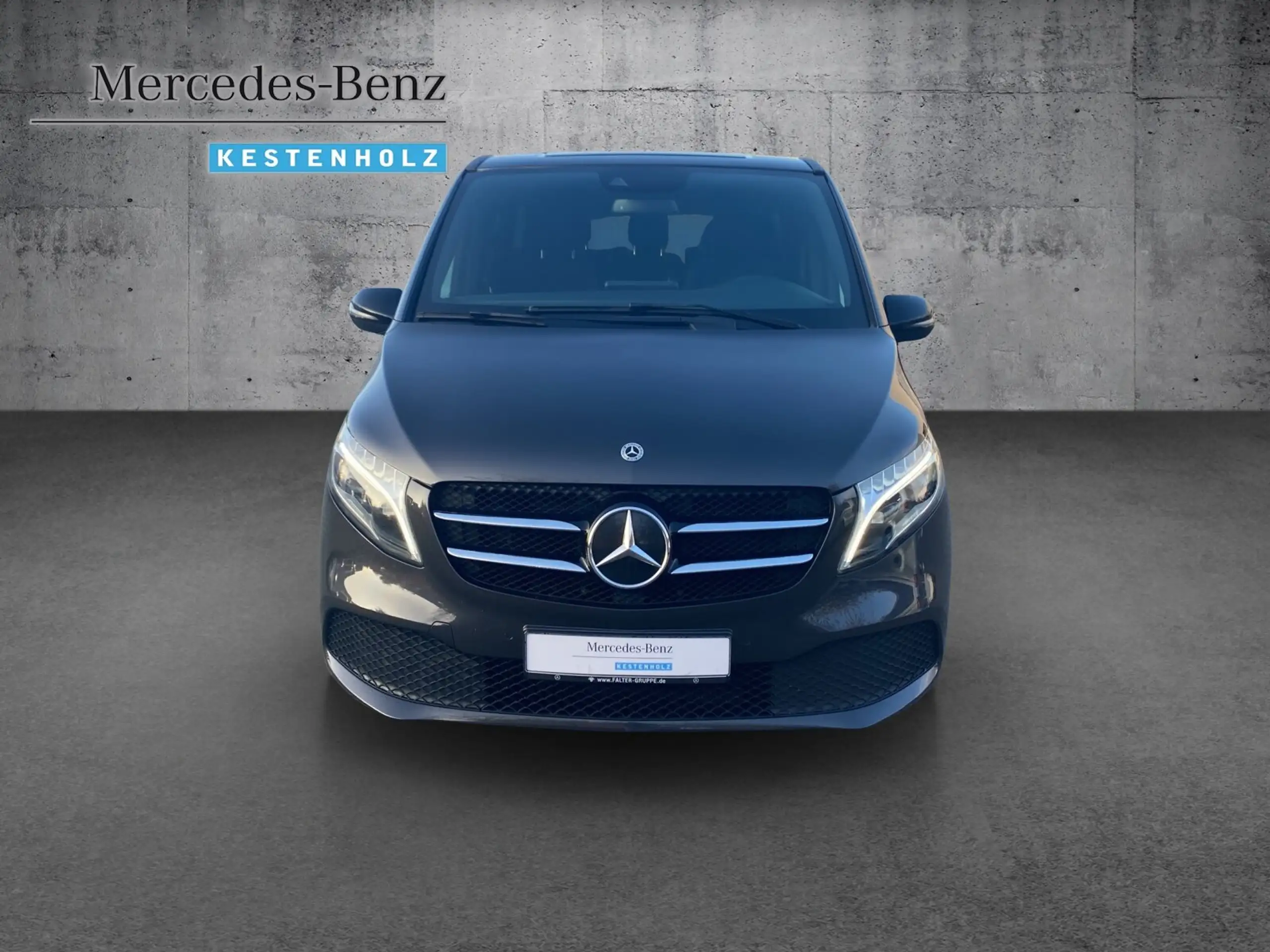 Mercedes-Benz - V 300