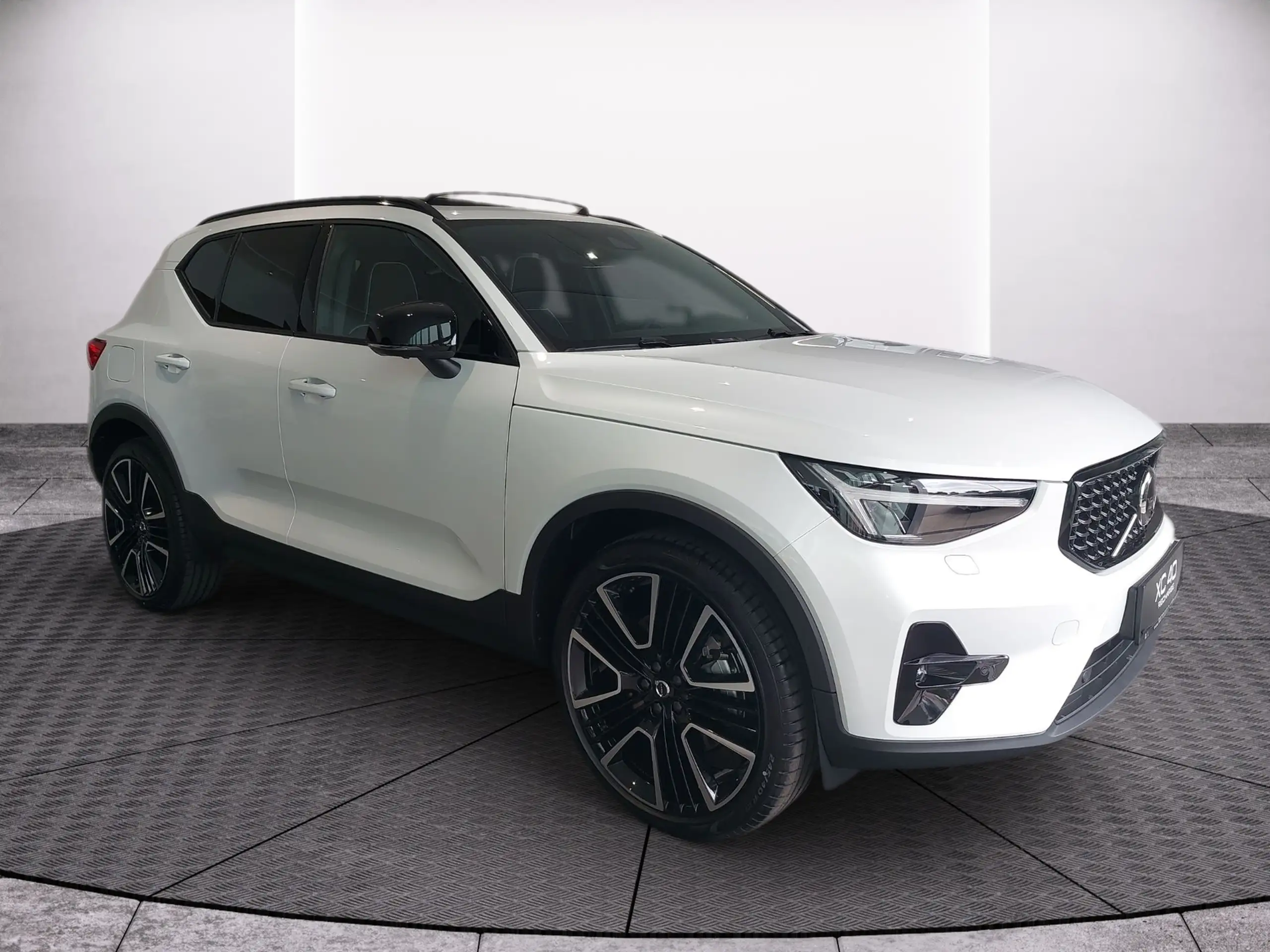 Volvo - XC40