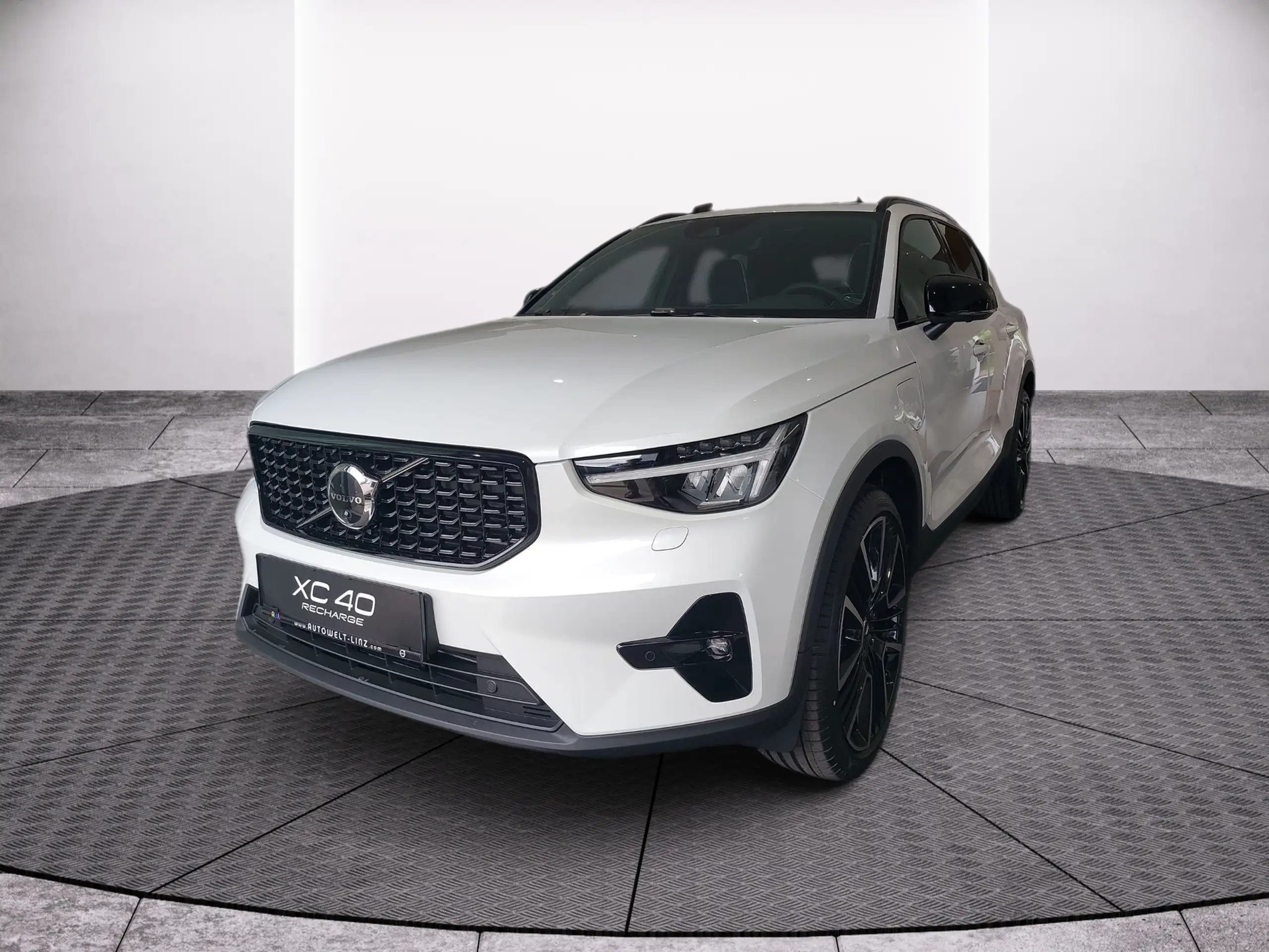 Volvo - XC40