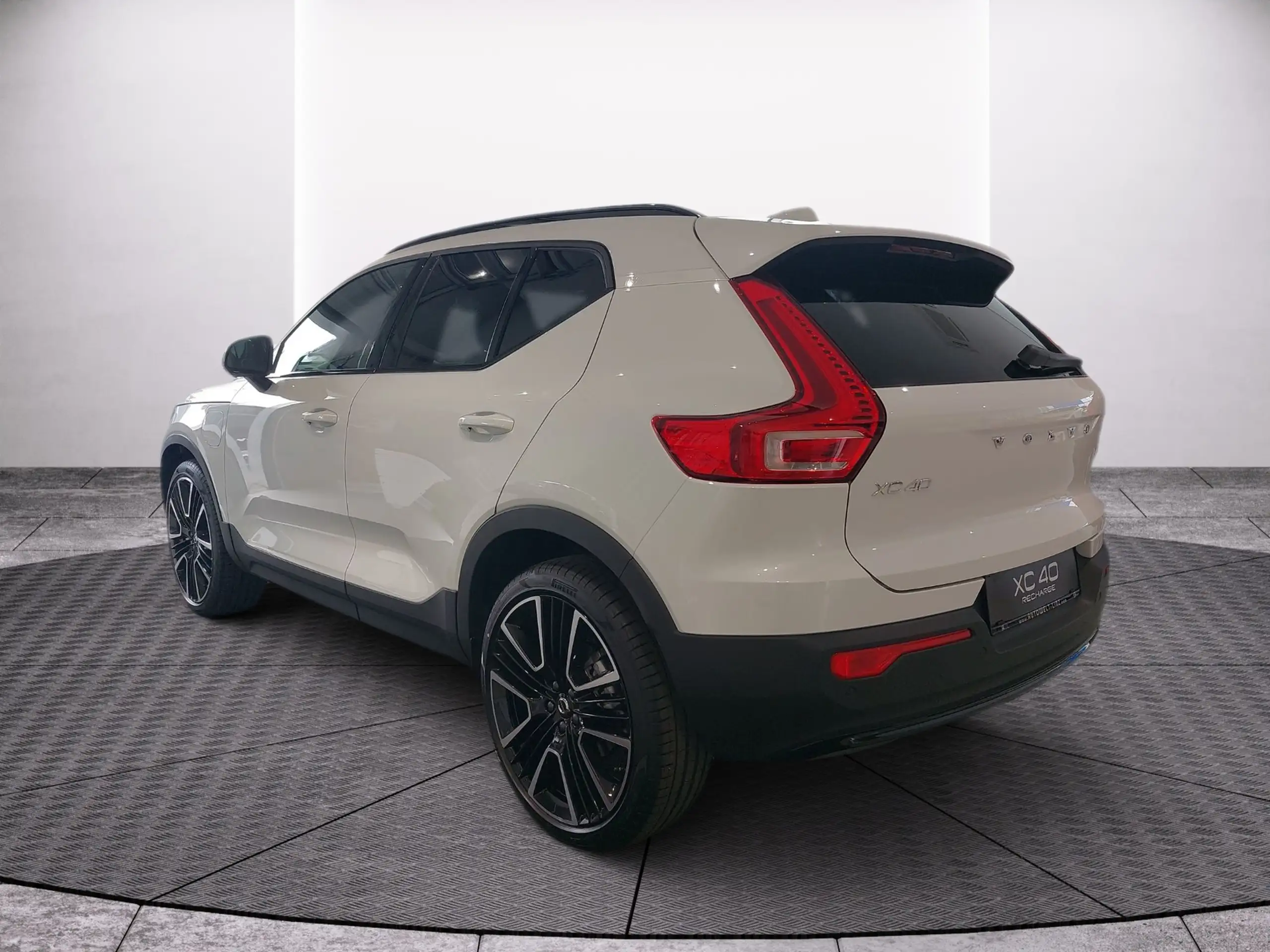 Volvo - XC40