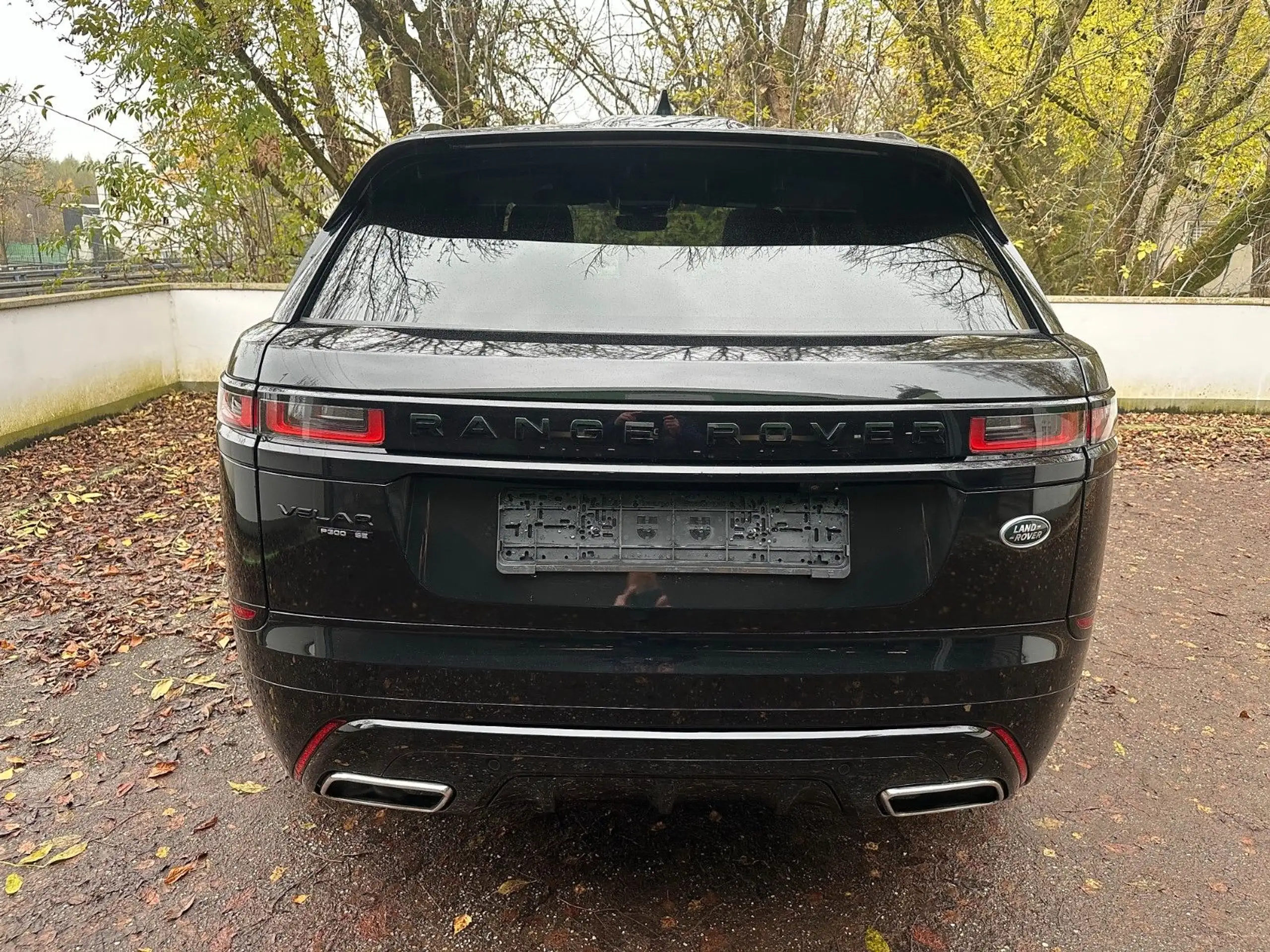 Land Rover - Range Rover Velar