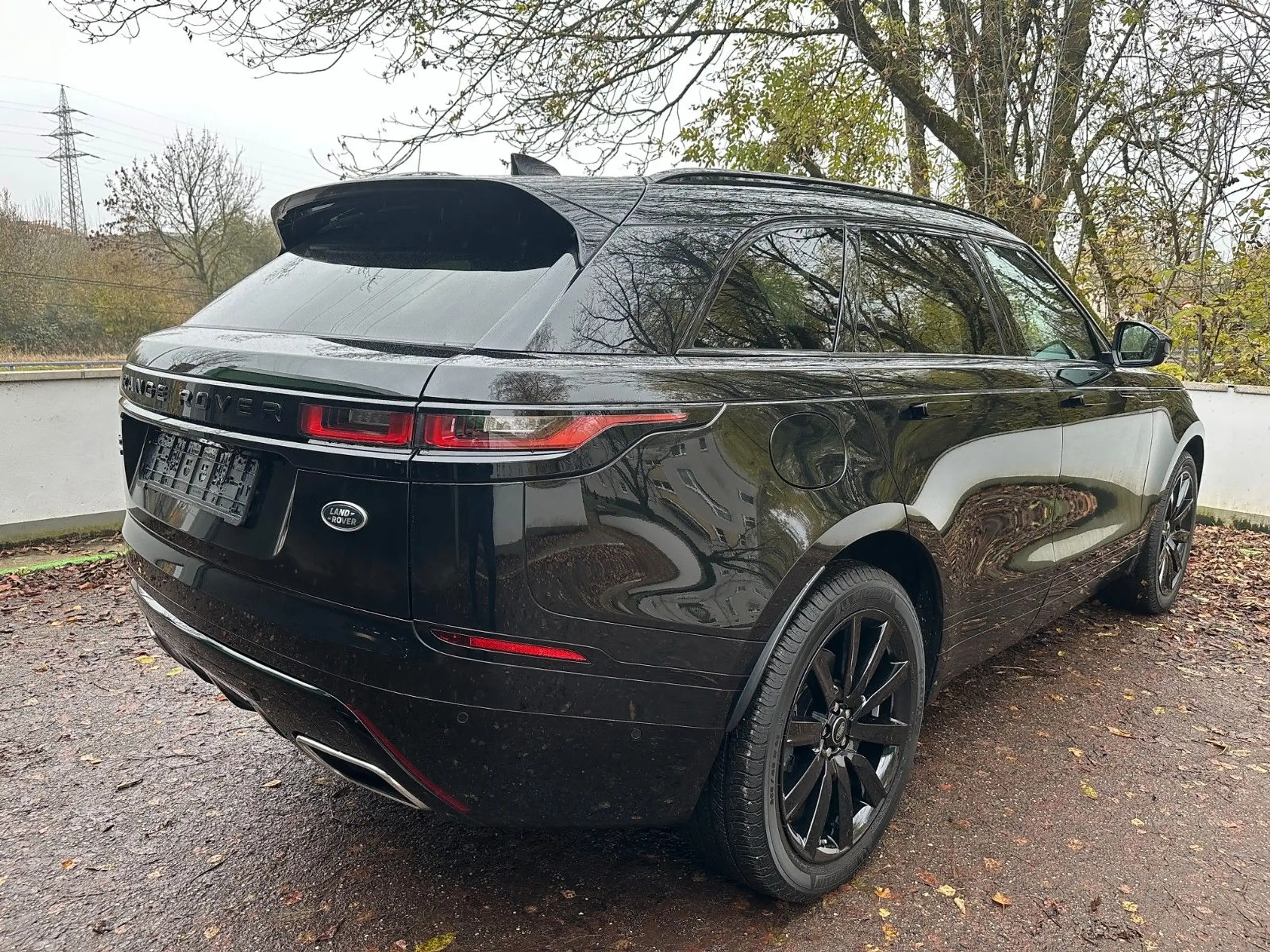 Land Rover - Range Rover Velar