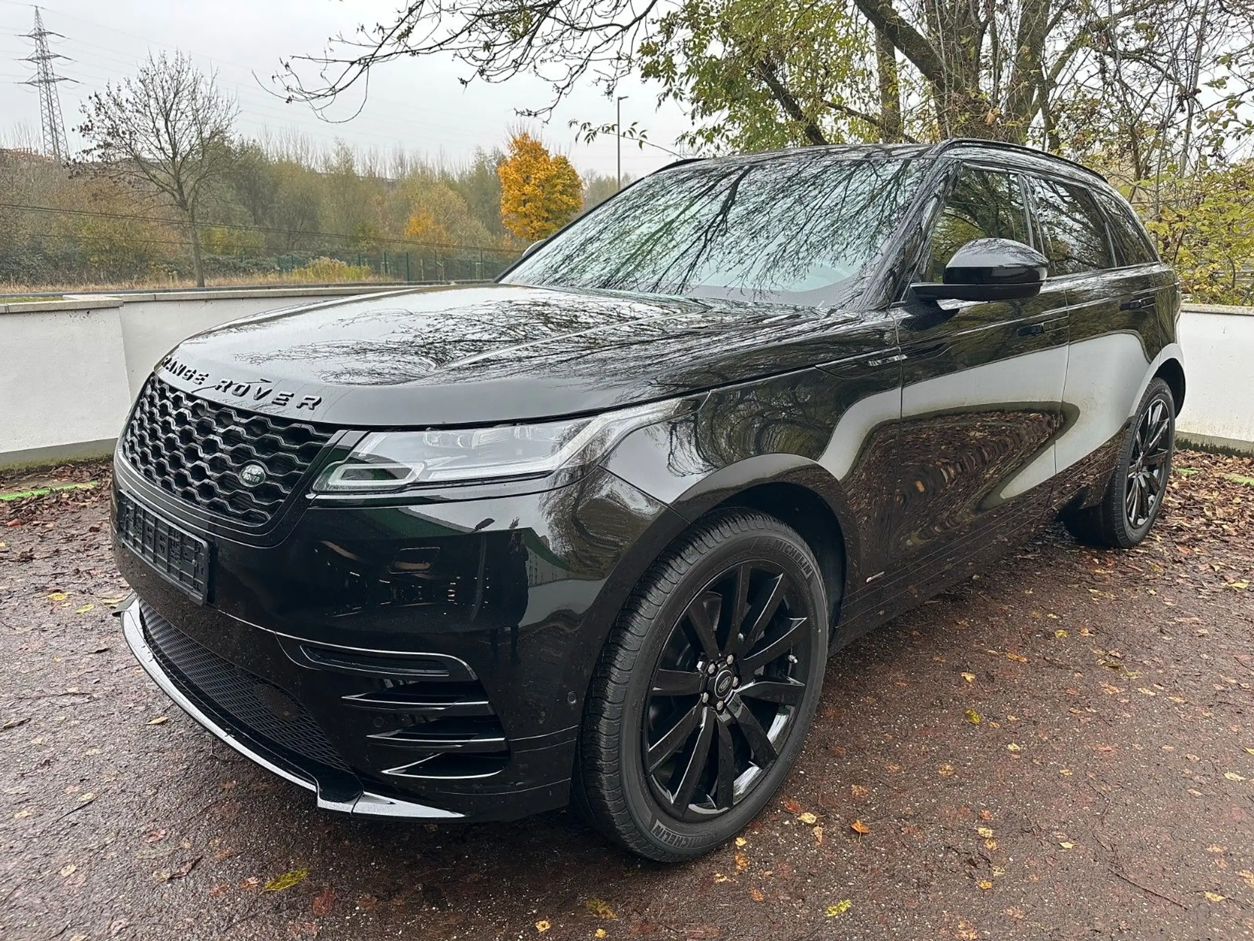 Land Rover - Range Rover Velar