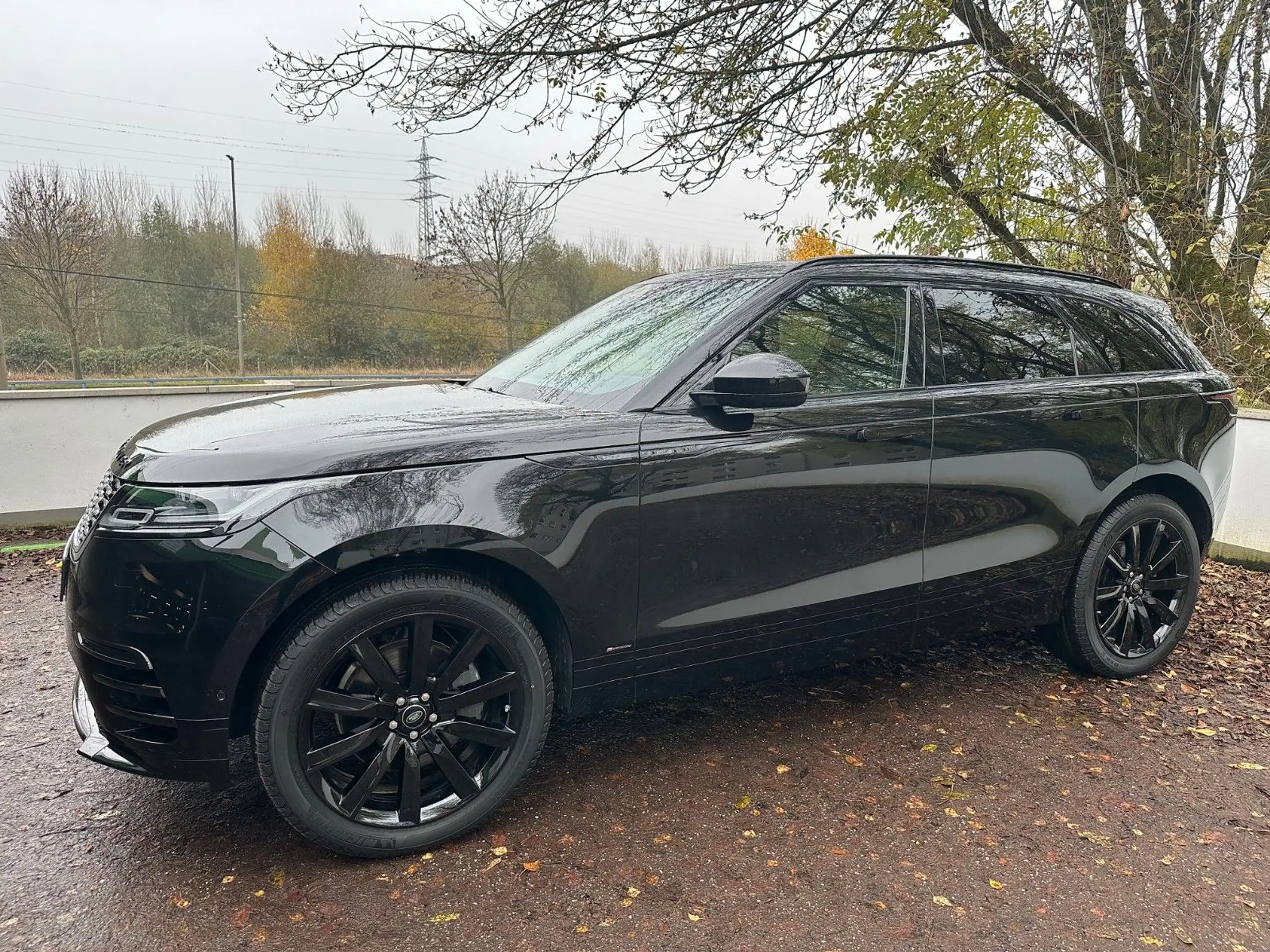 Land Rover - Range Rover Velar