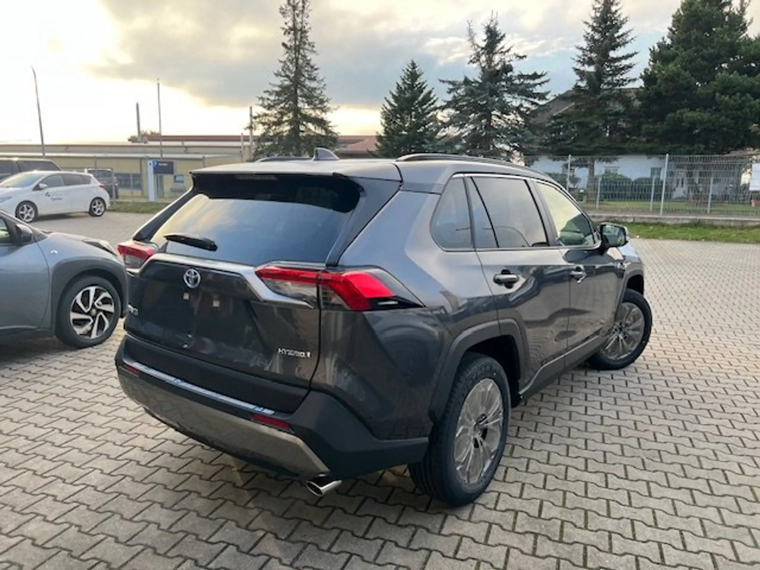 Toyota - RAV 4