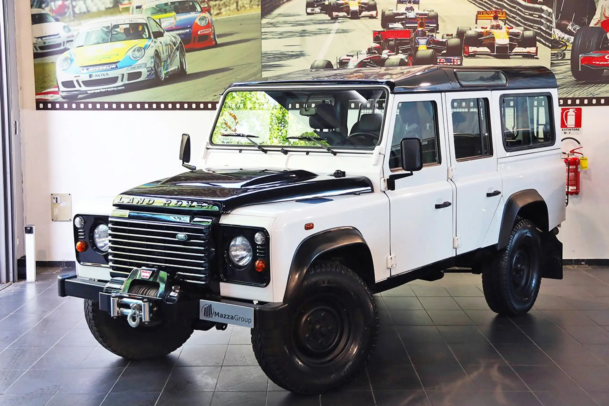 Land Rover Defender 2014