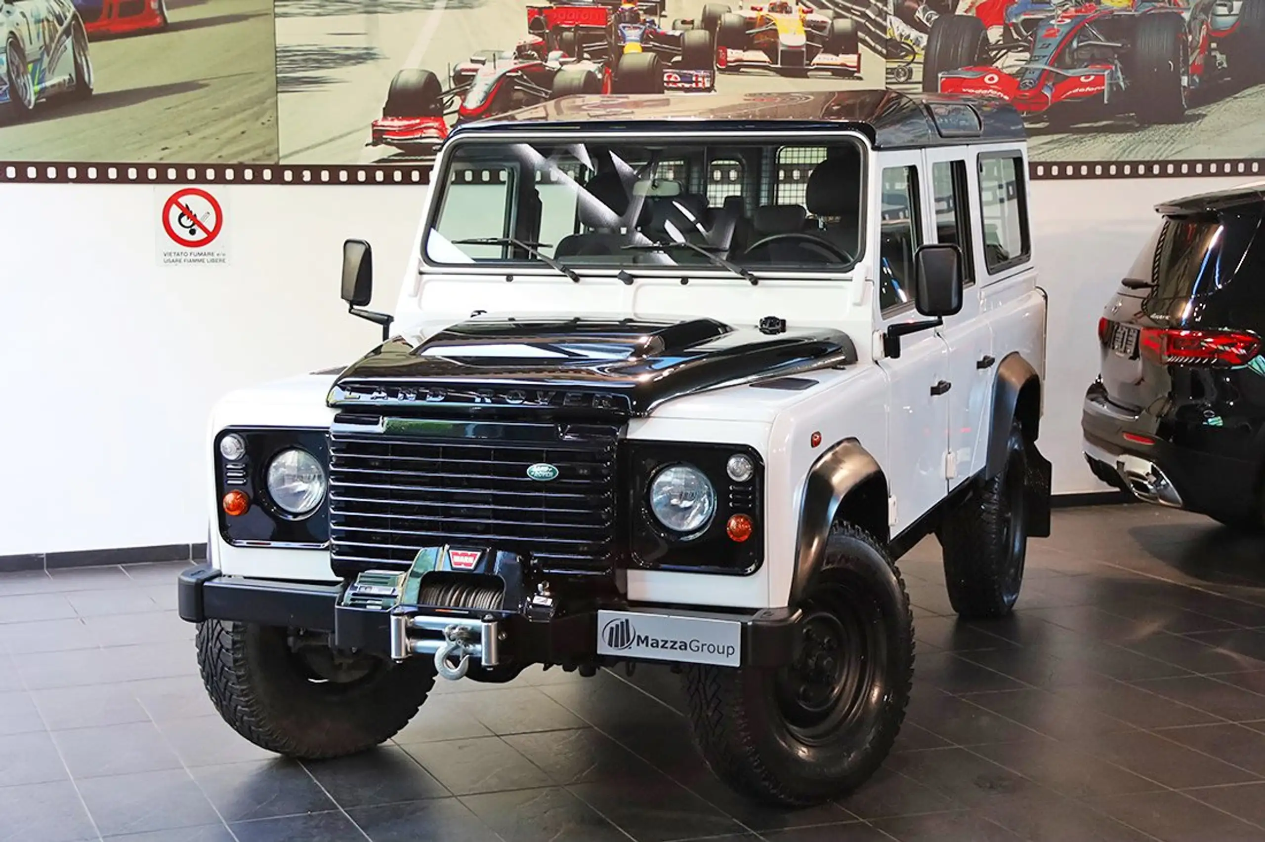 Land Rover - Defender