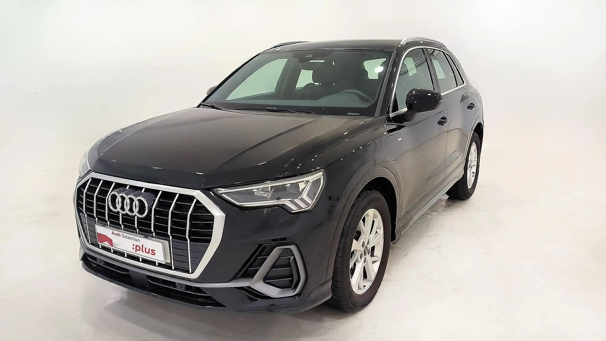 Audi - Q3