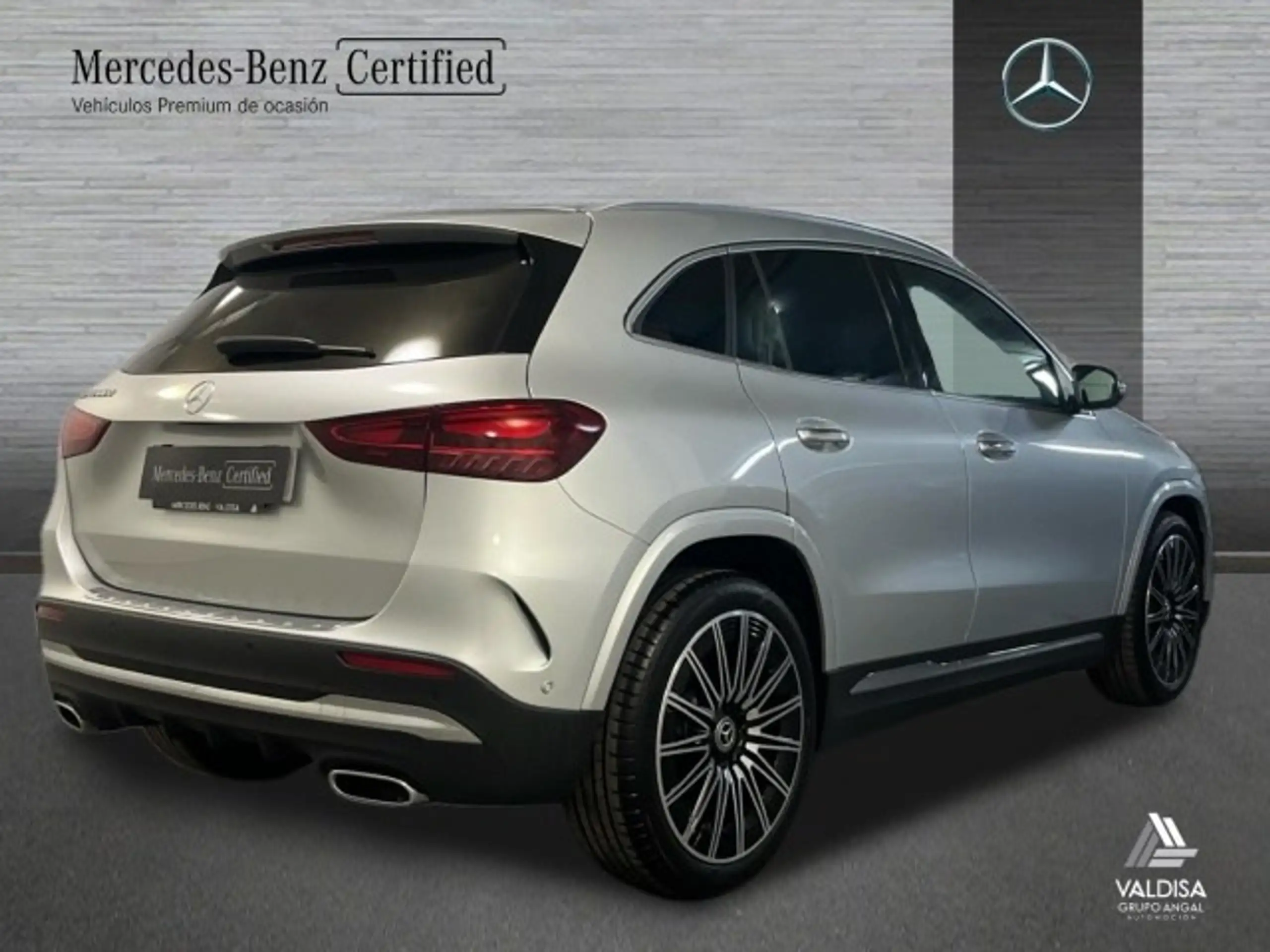 Mercedes-Benz - GLA 200