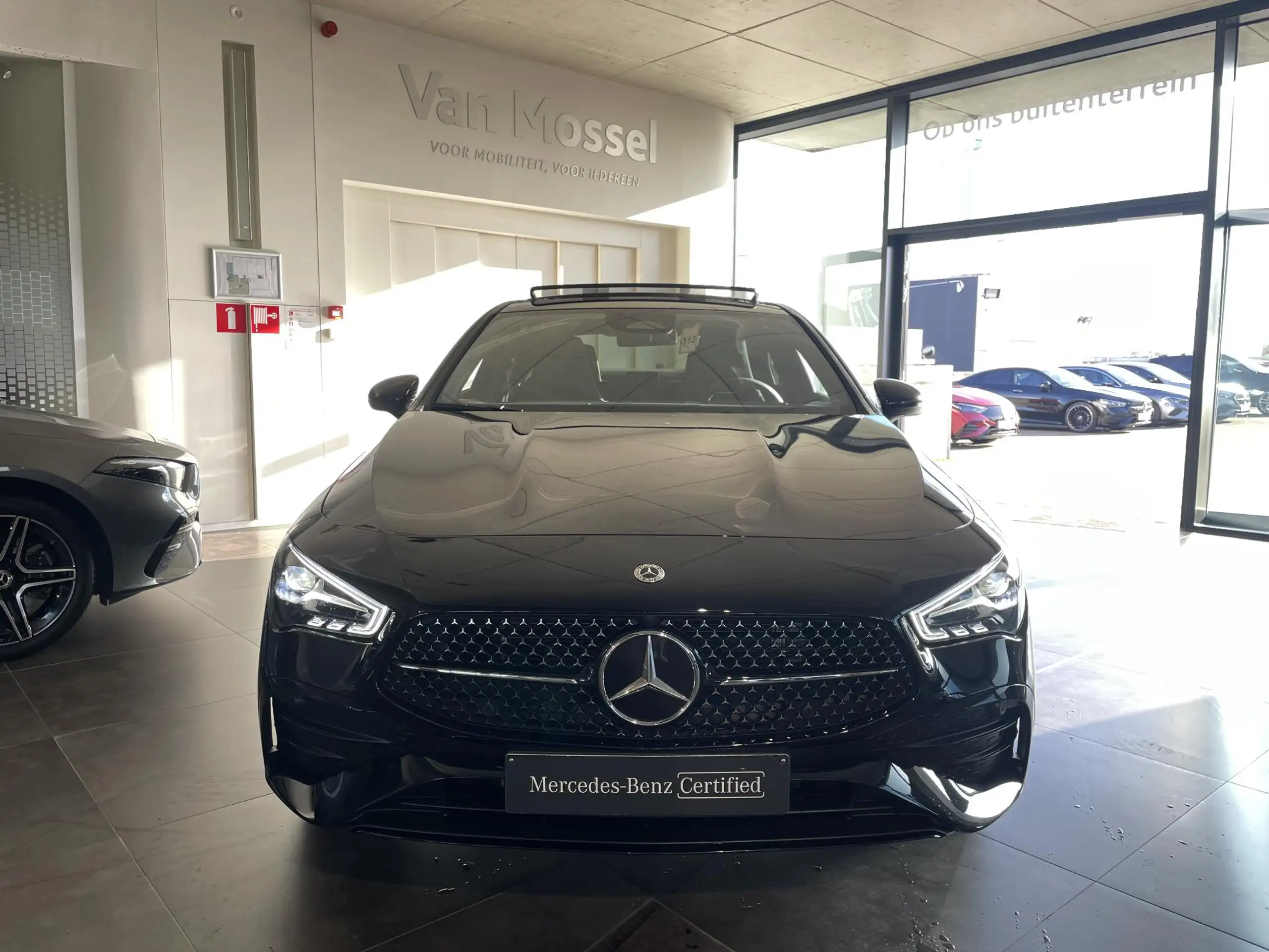 Mercedes-Benz - CLA 250