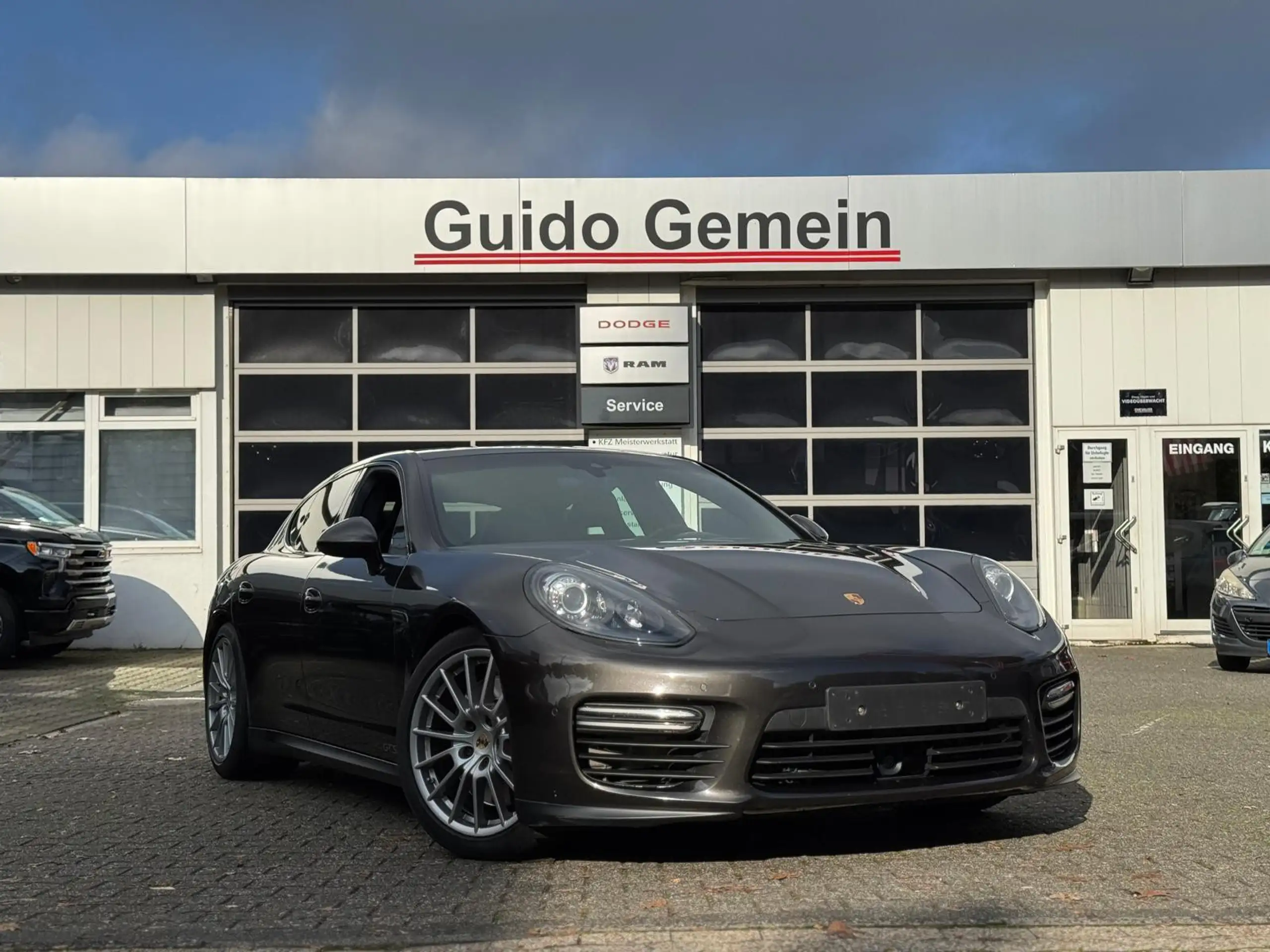 Porsche - Panamera