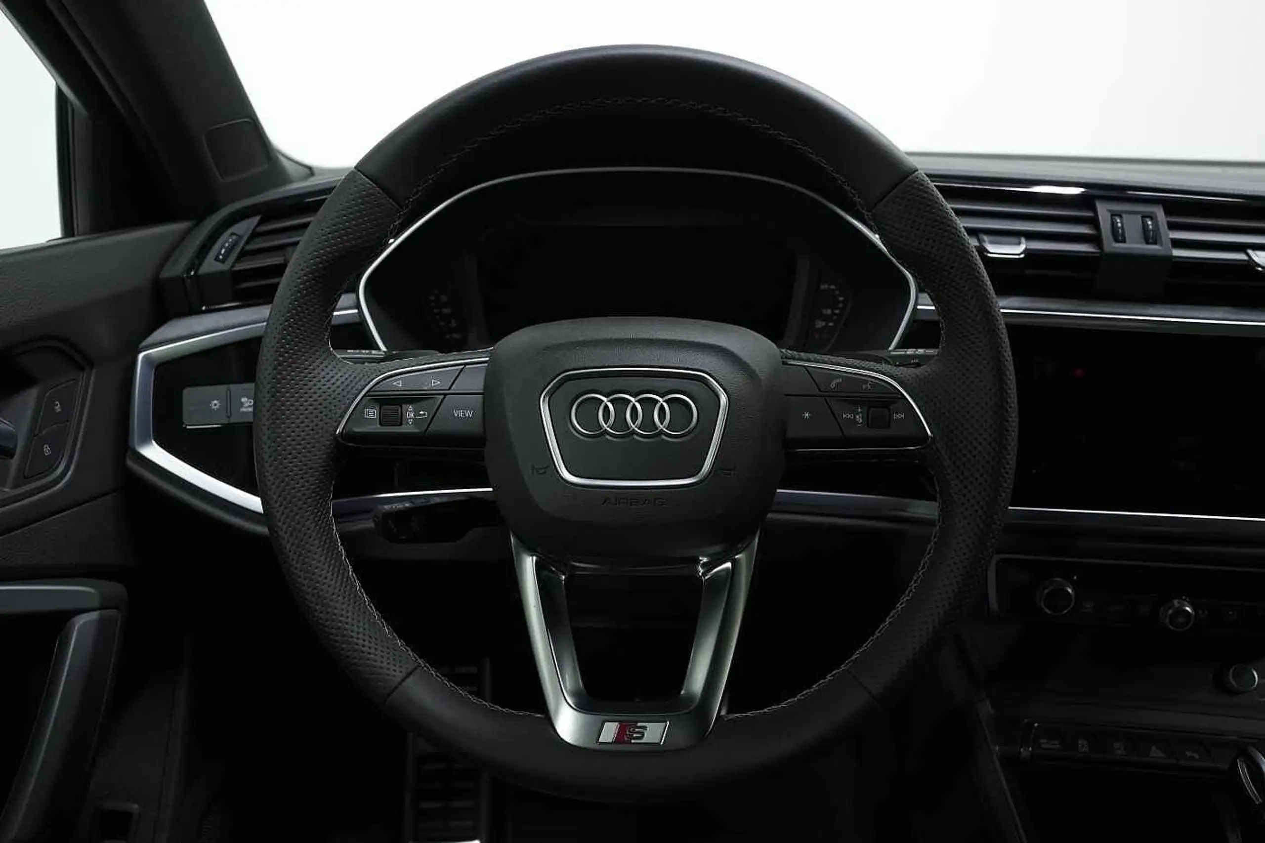 Audi - Q3