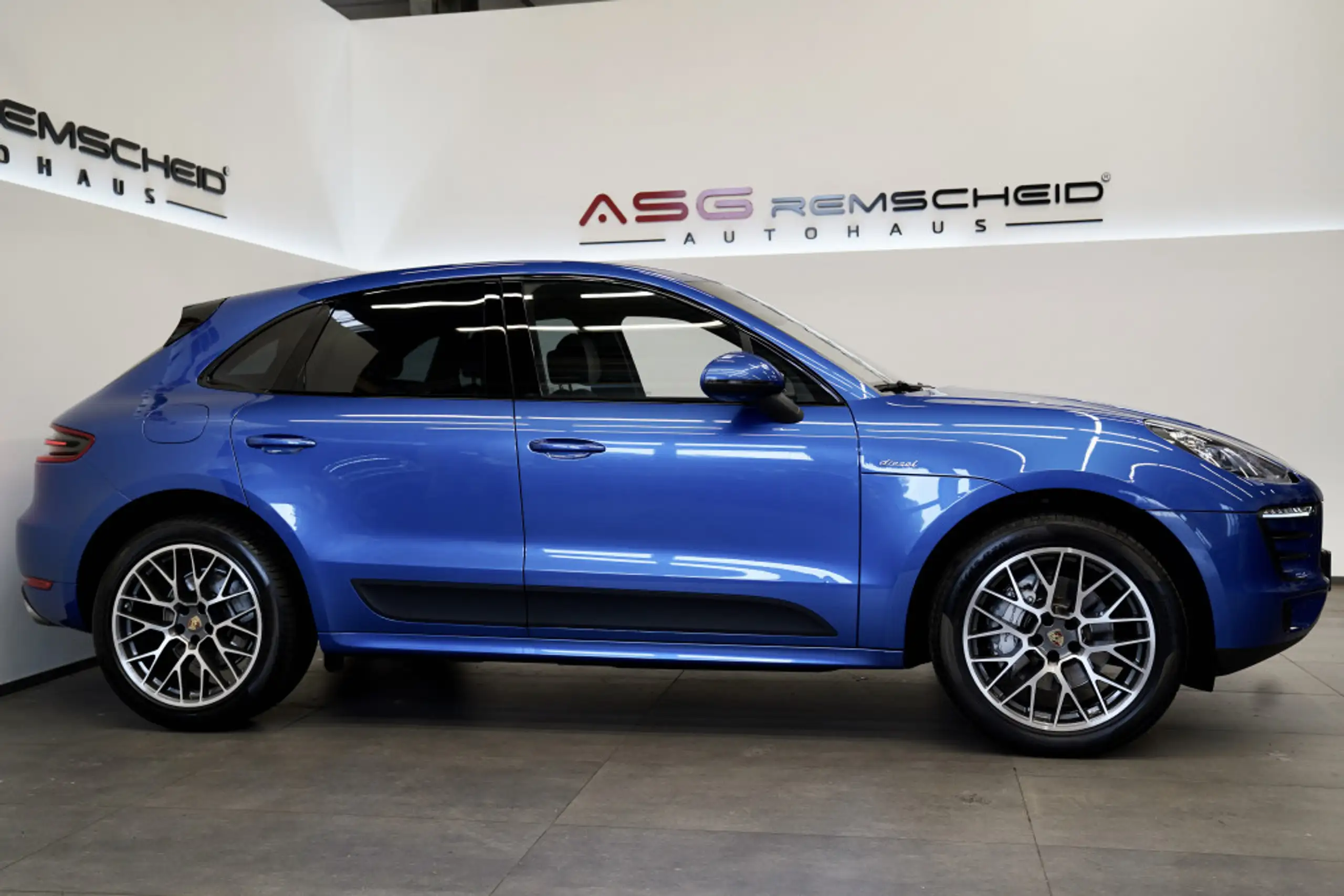 Porsche - Macan