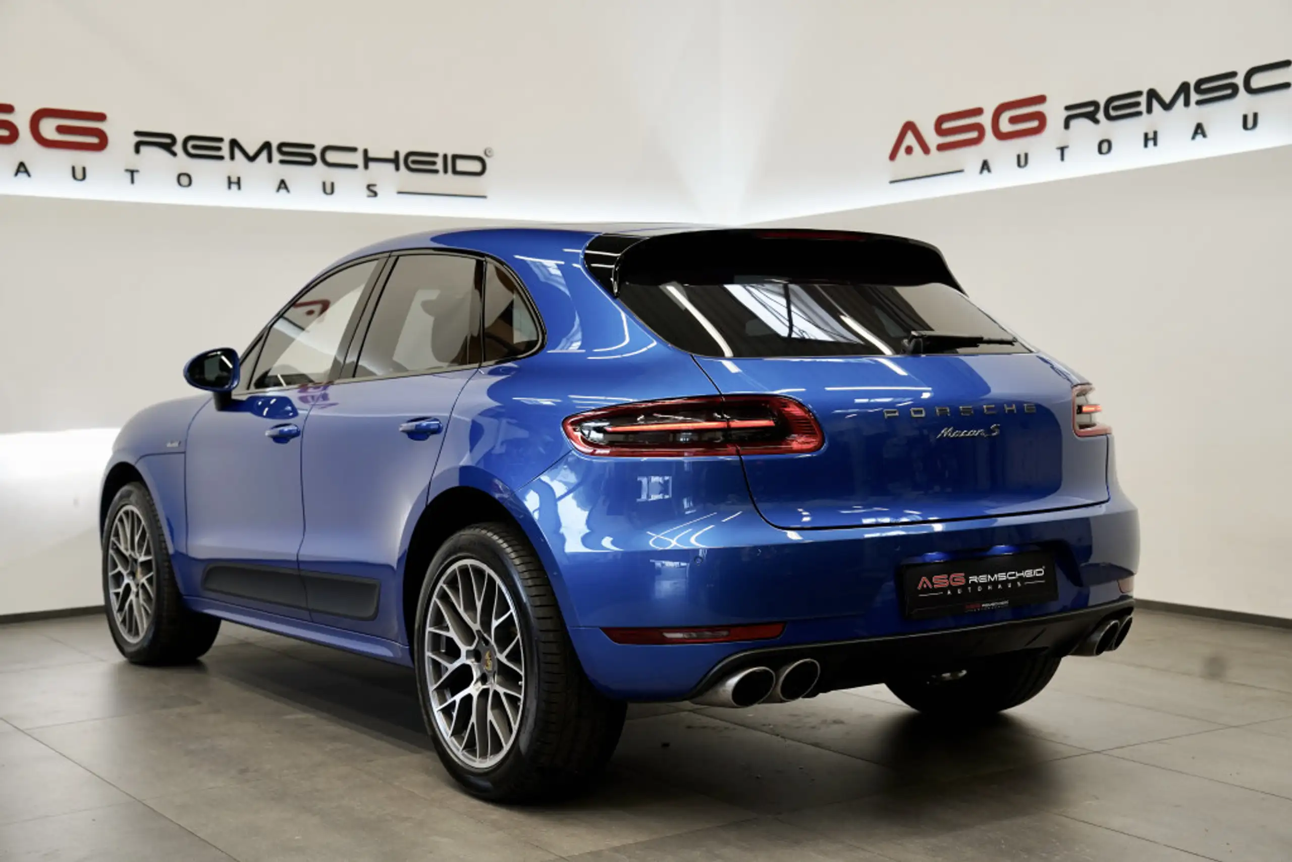 Porsche - Macan