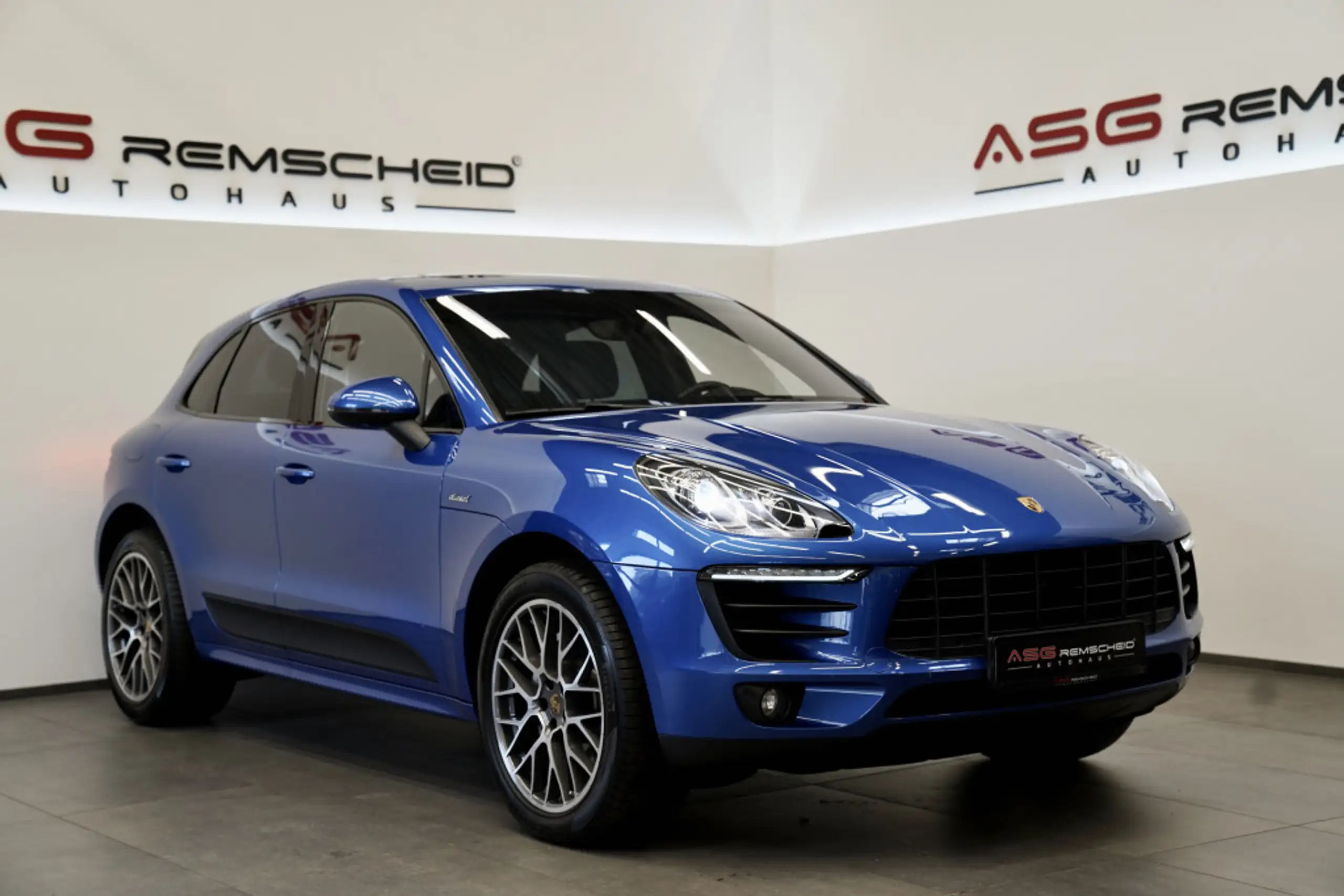 Porsche - Macan