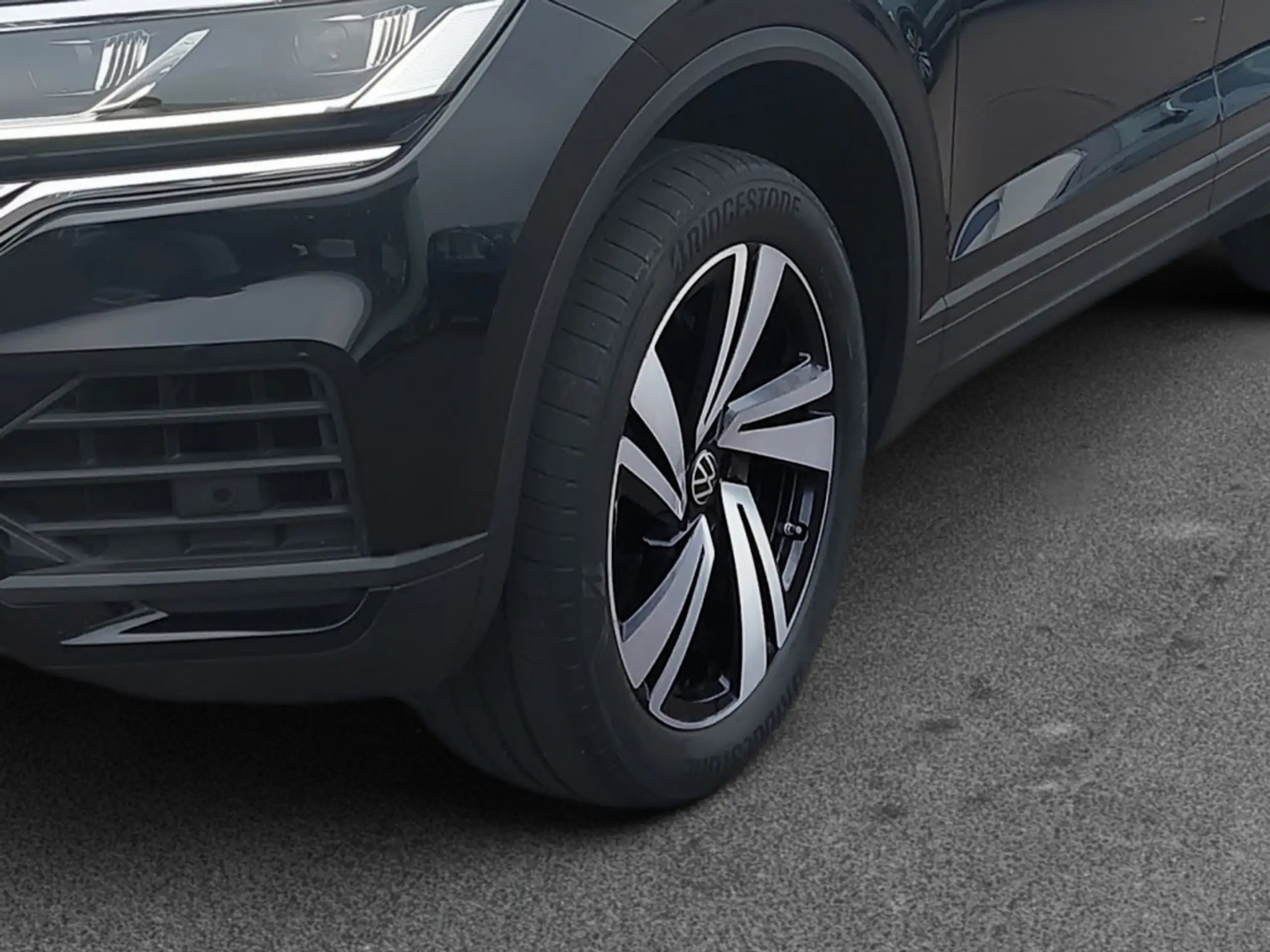 Volkswagen - Touareg