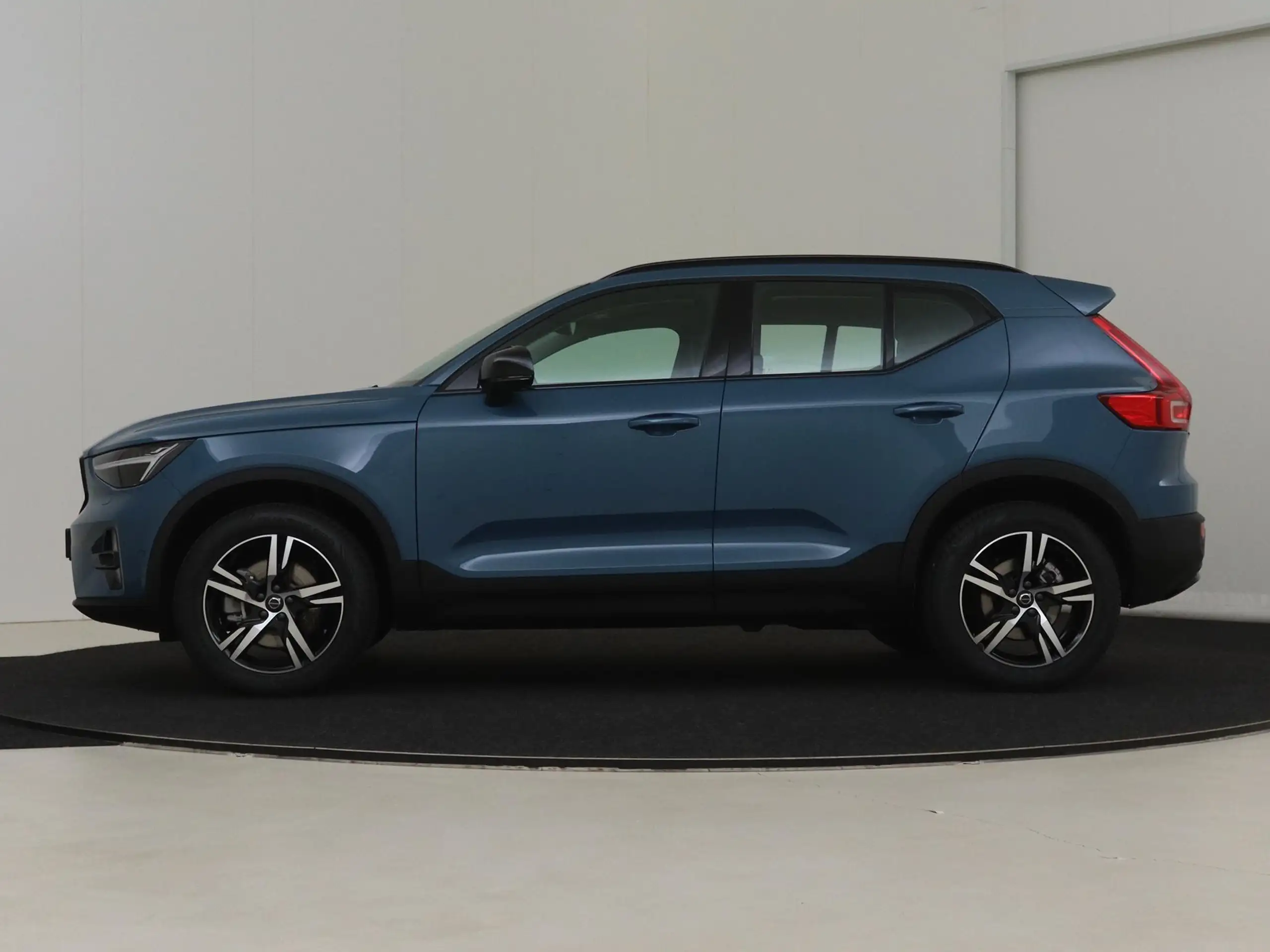 Volvo - XC40