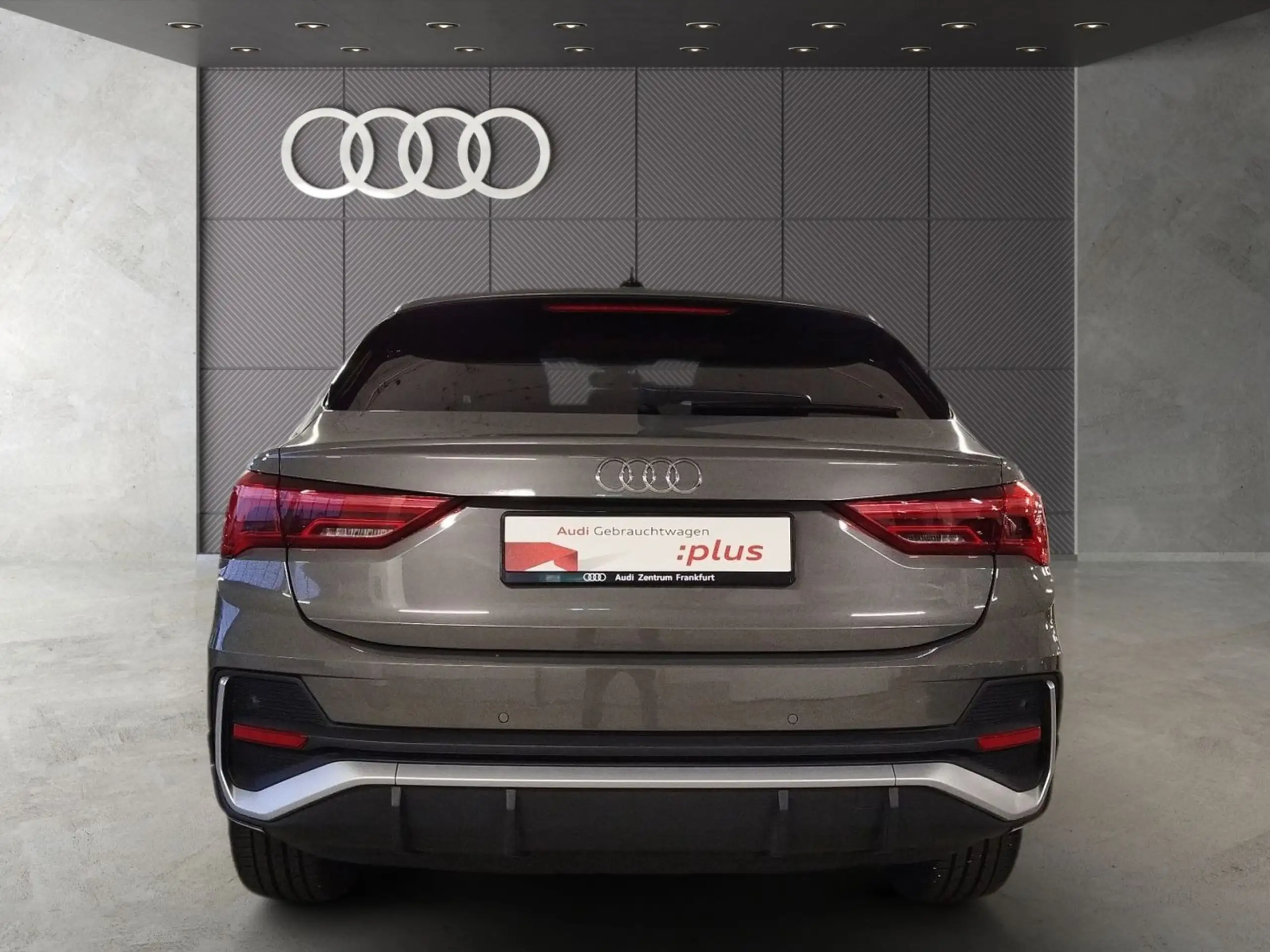 Audi - Q3