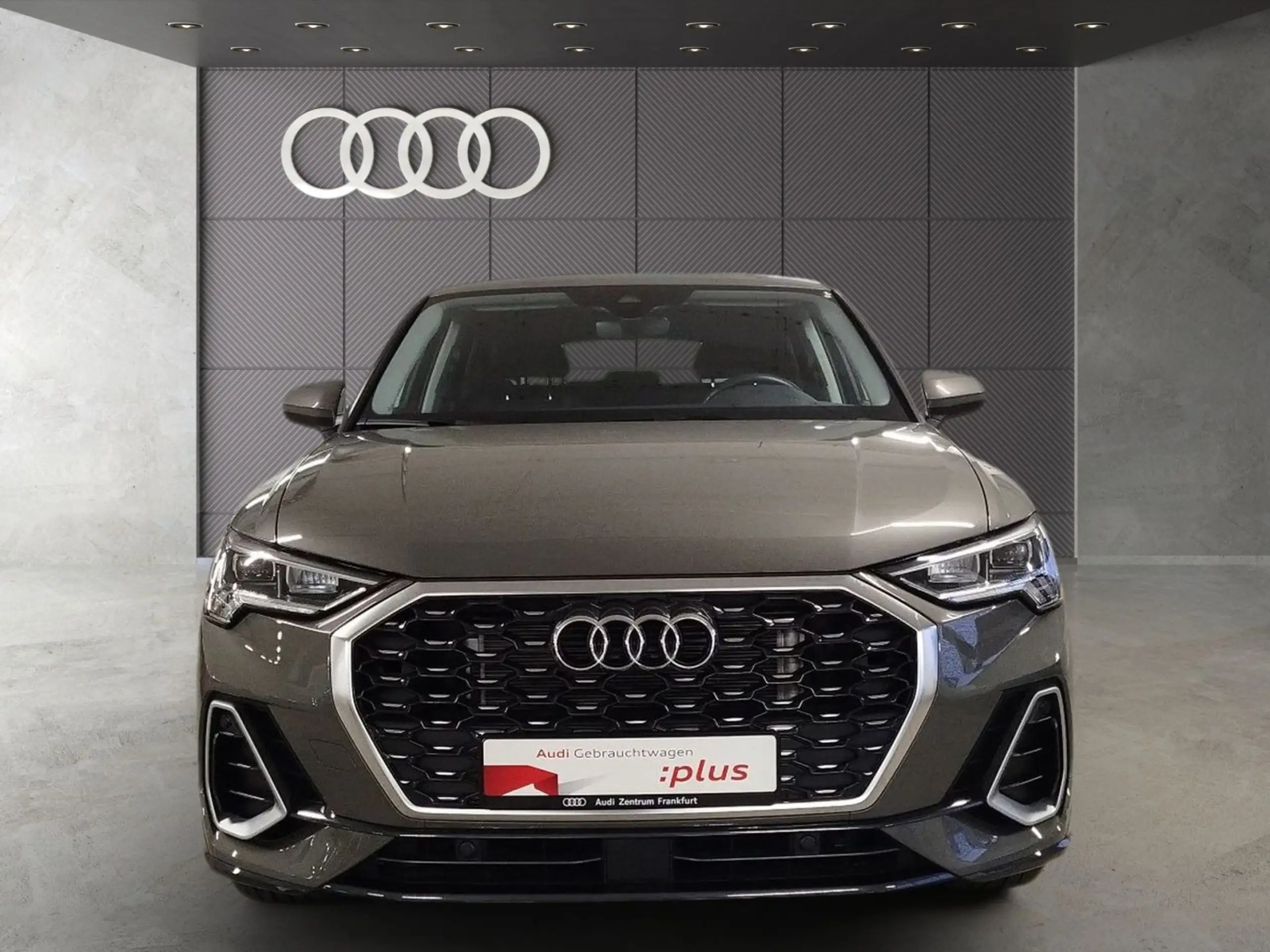 Audi - Q3