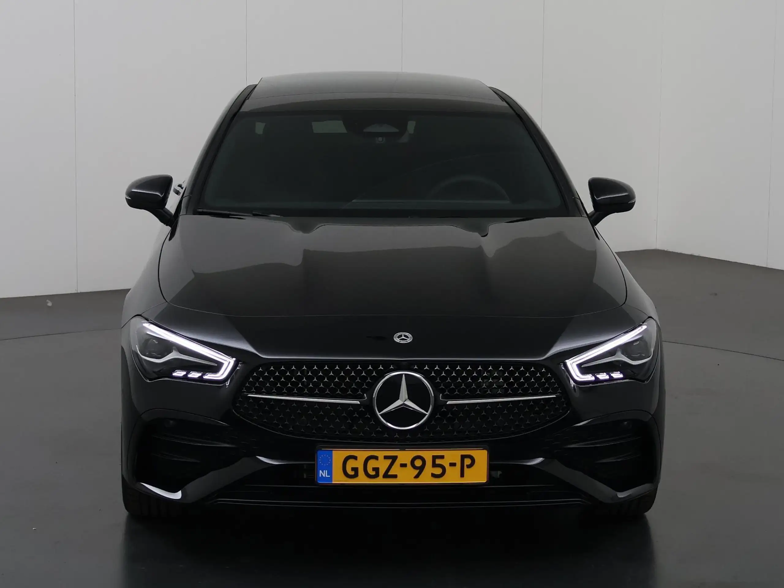 Mercedes-Benz - CLA 250