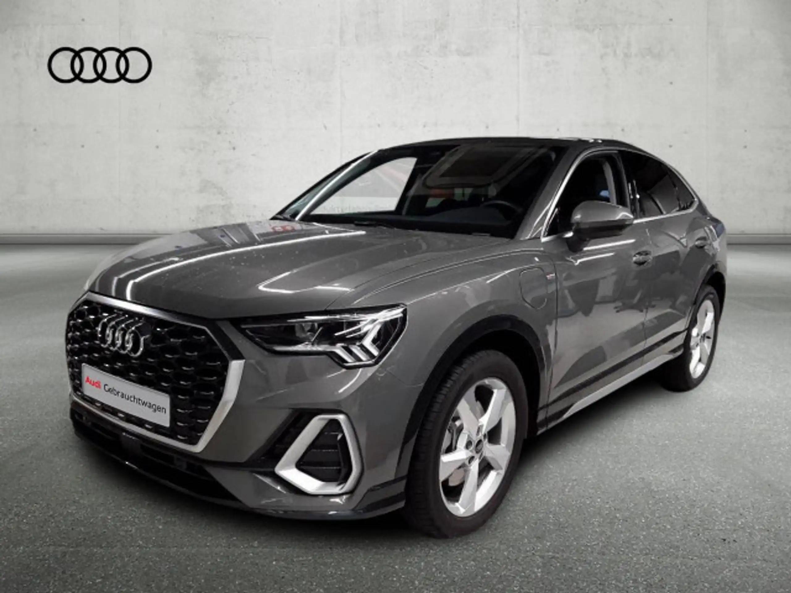 Audi - Q3