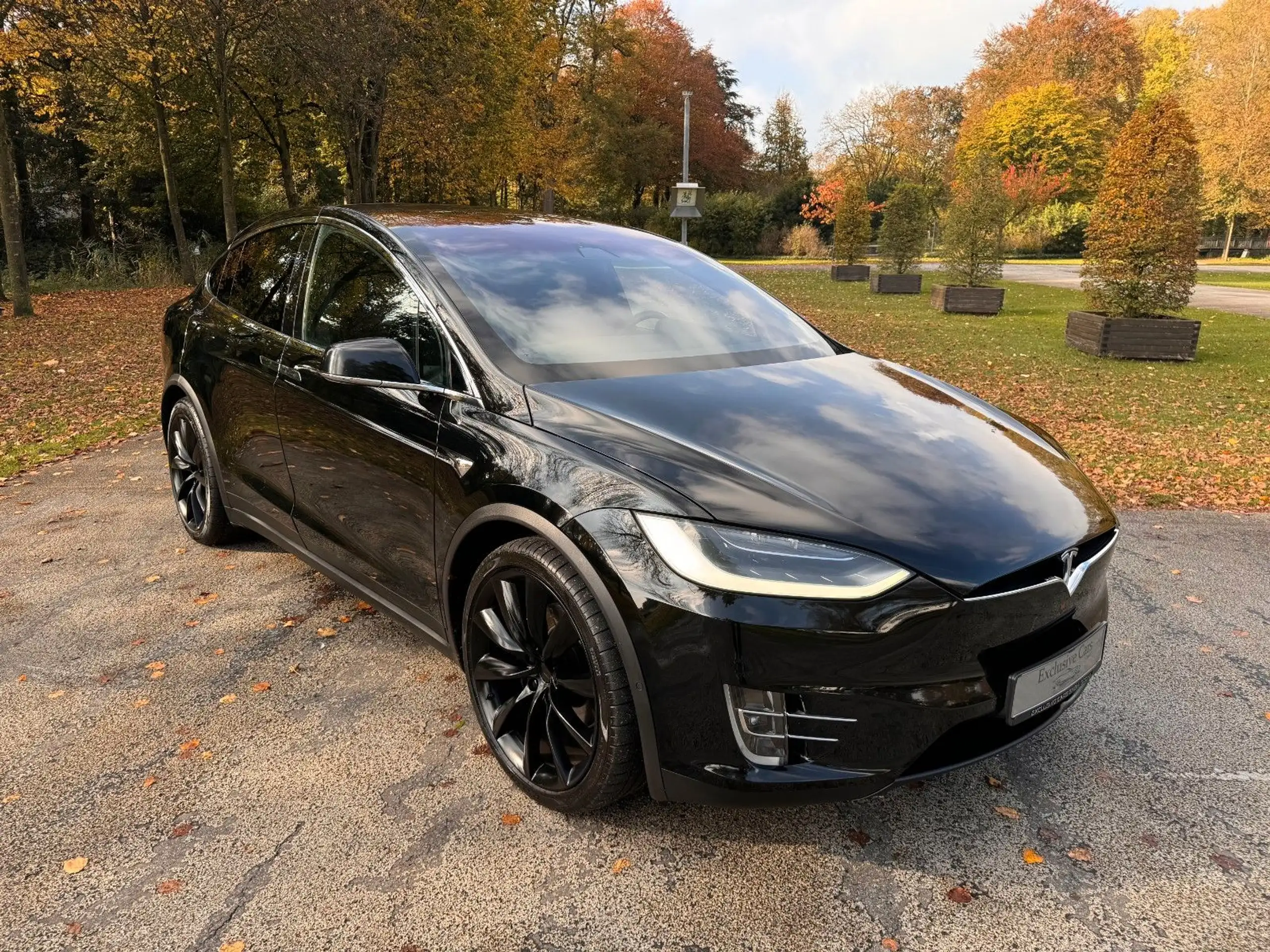 Tesla - Model X