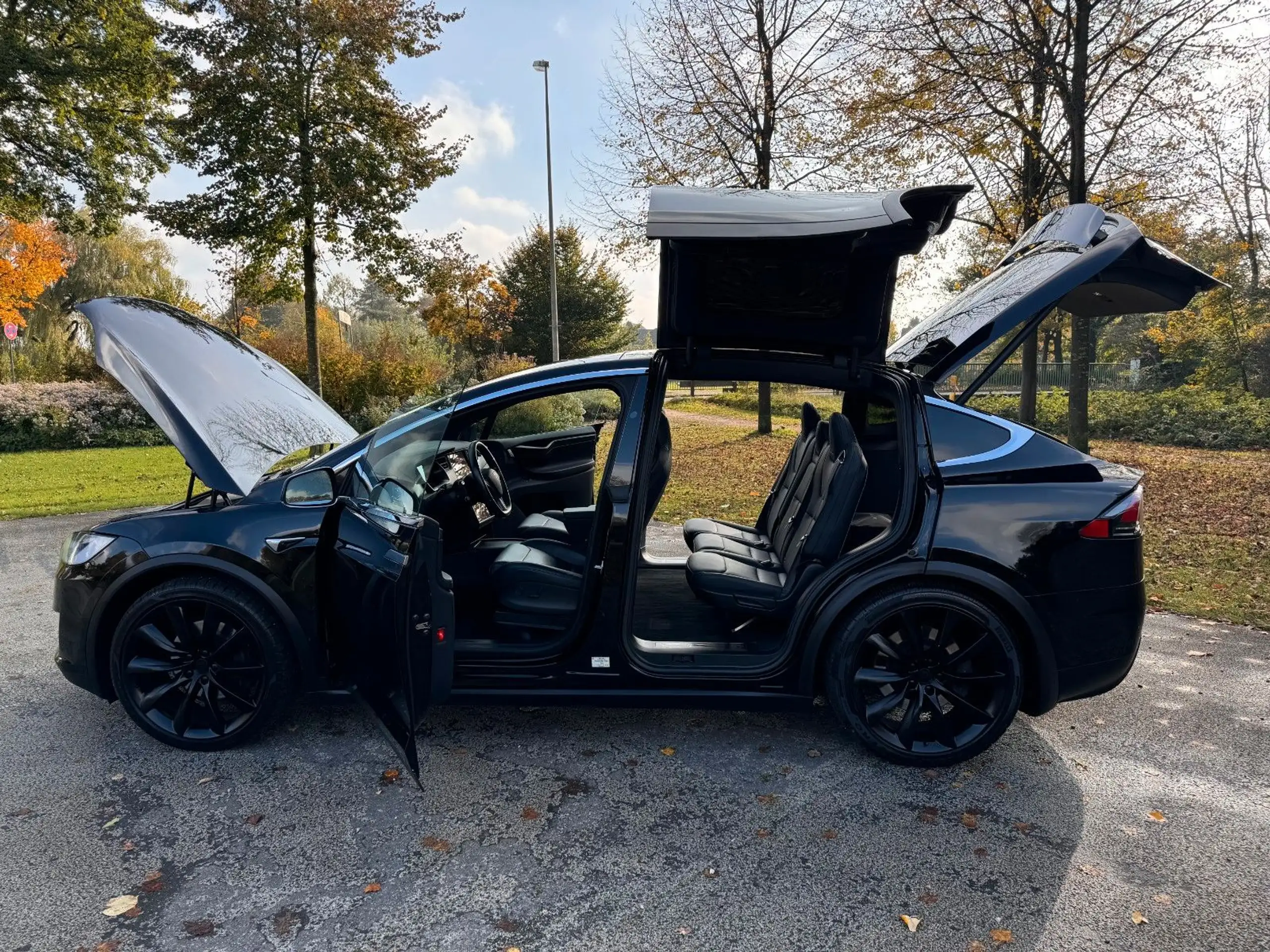 Tesla - Model X