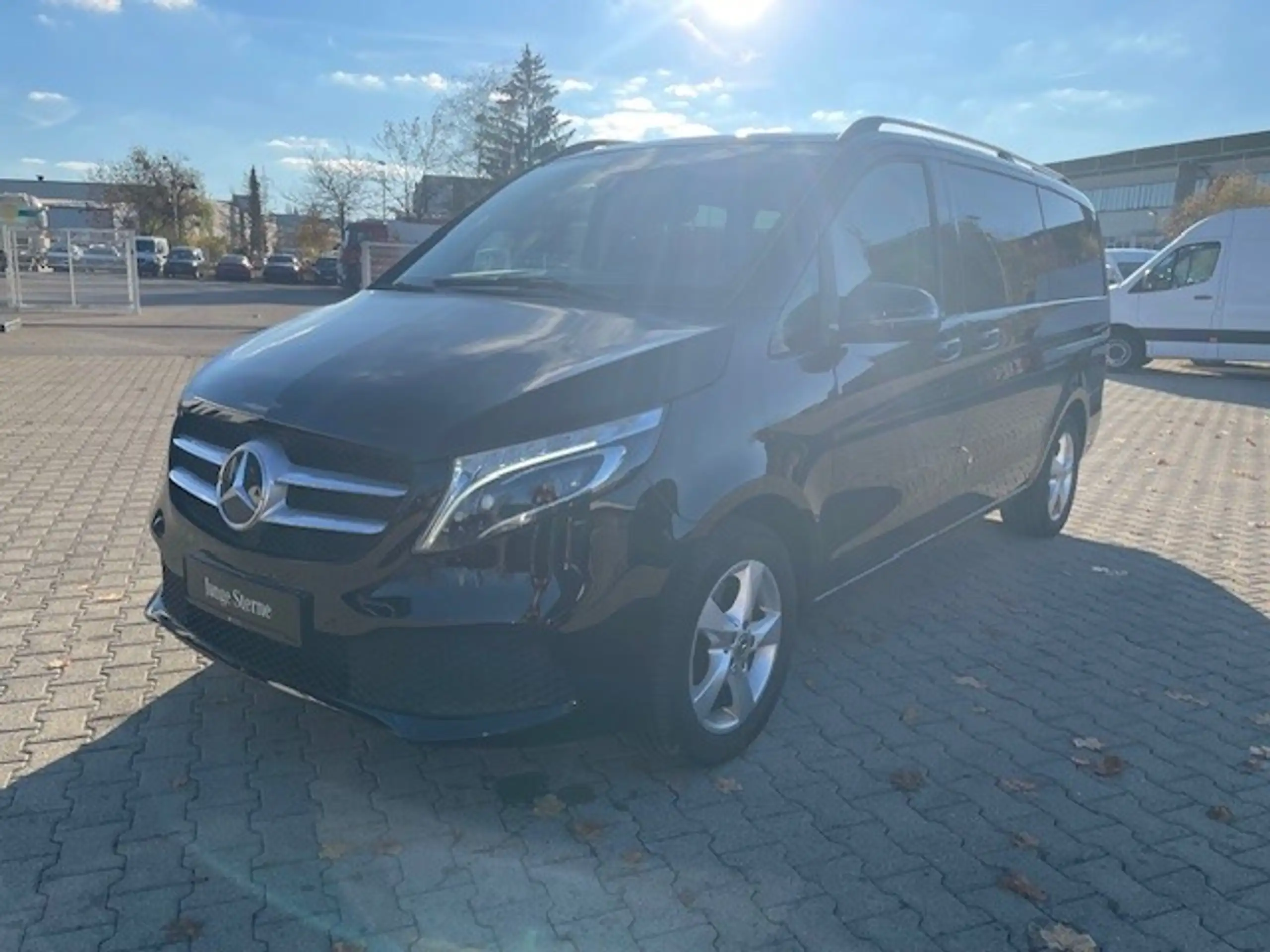 Mercedes-Benz - V 250