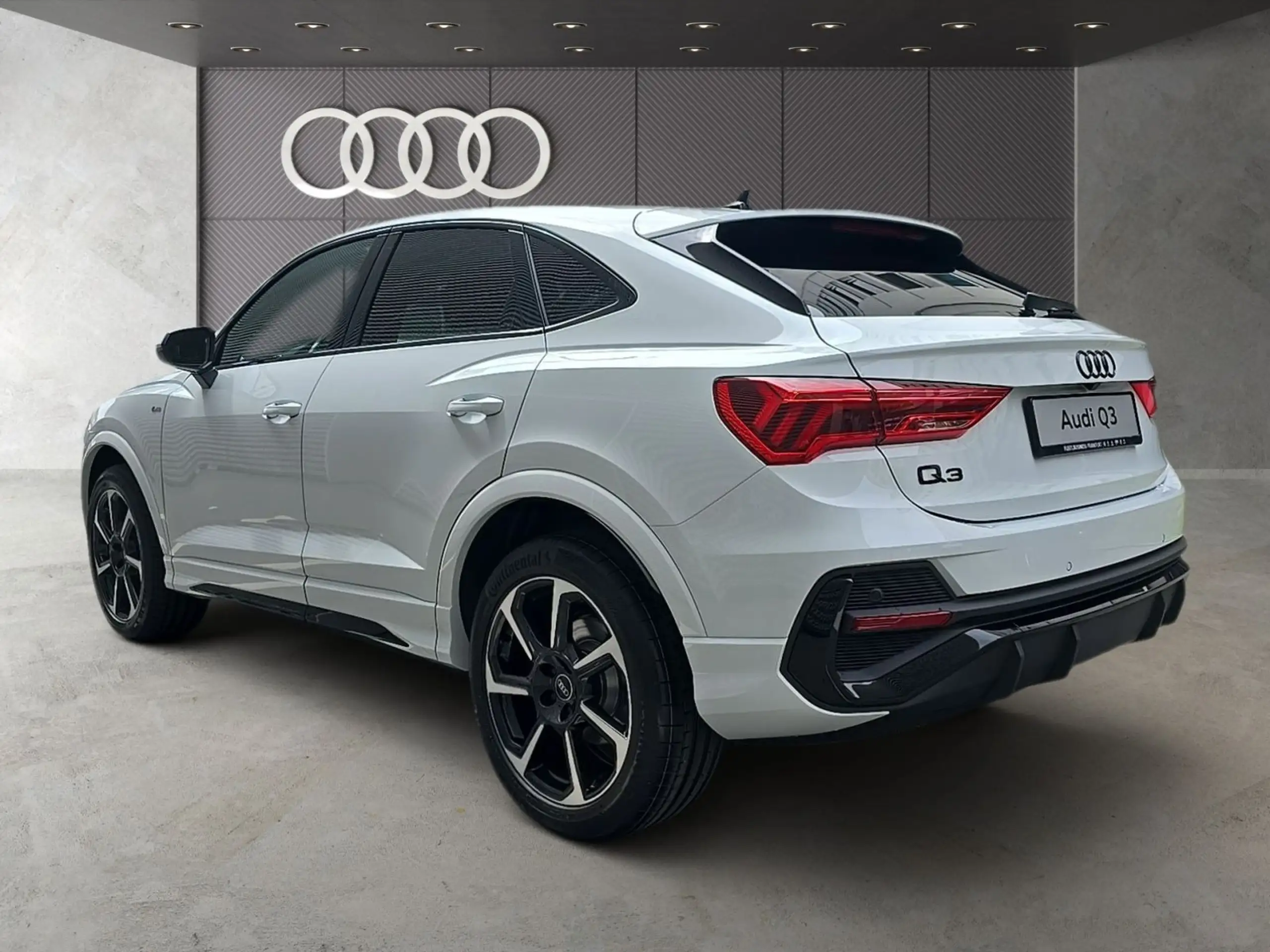 Audi - Q3