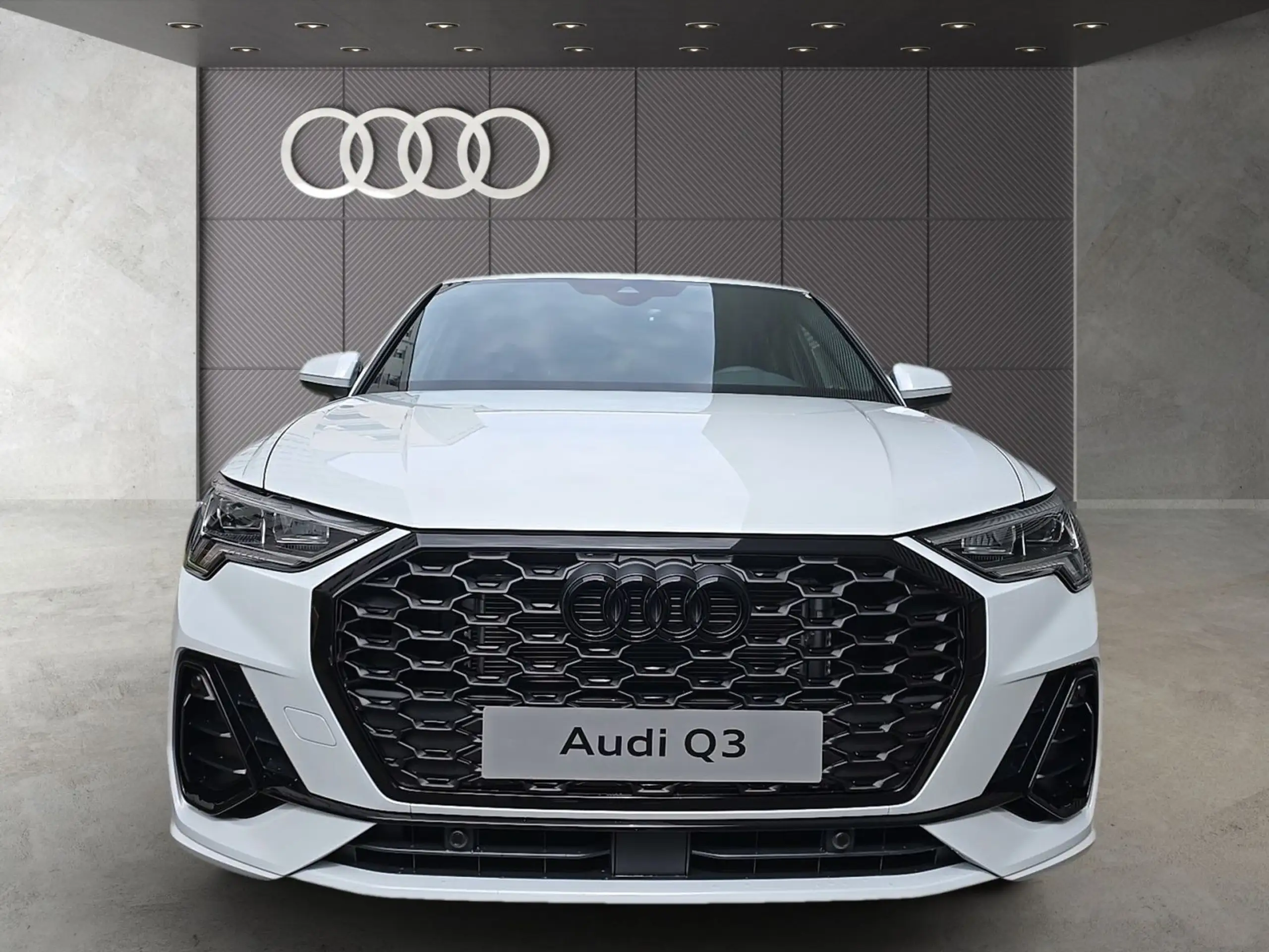 Audi - Q3