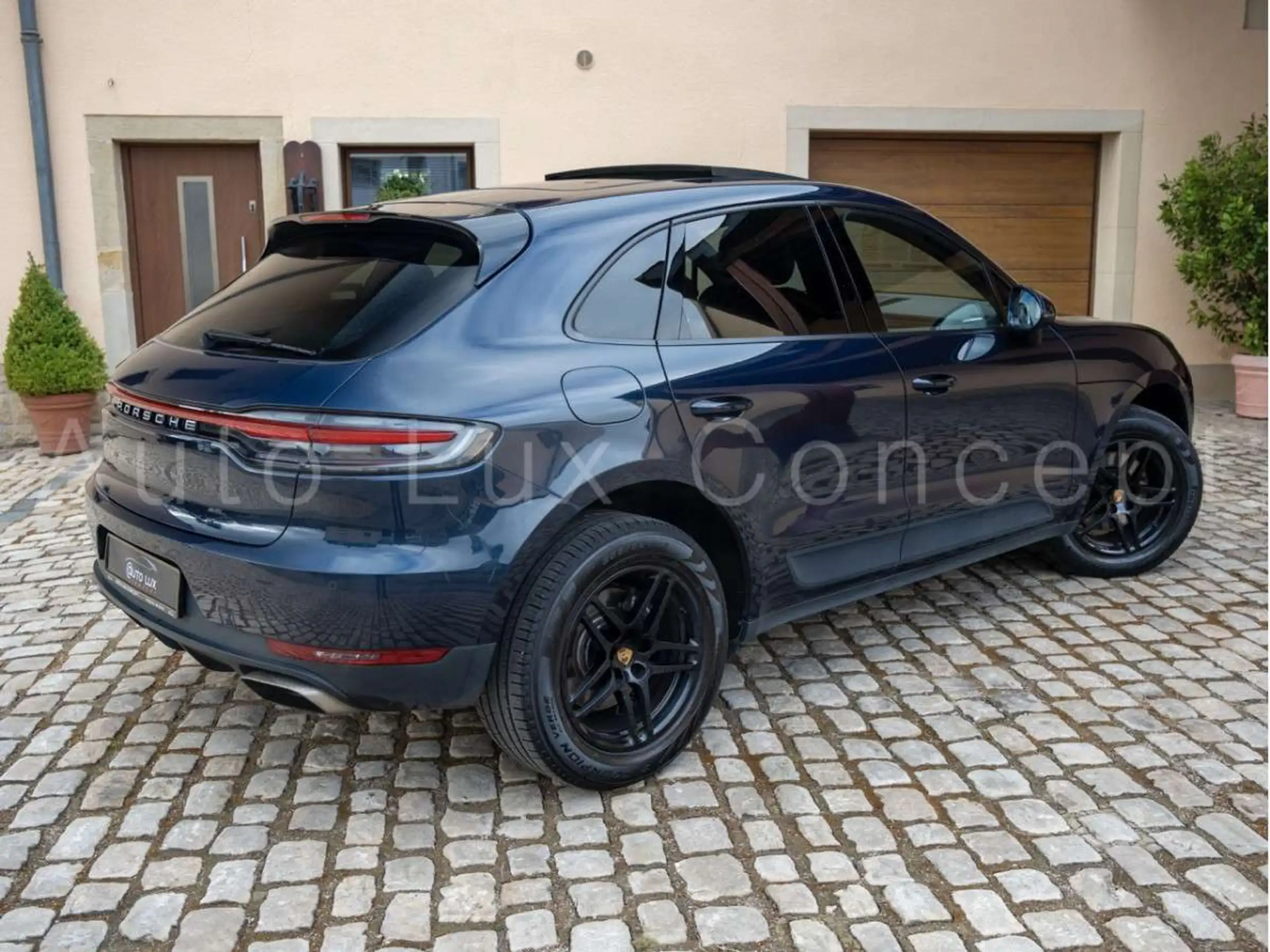 Porsche - Macan