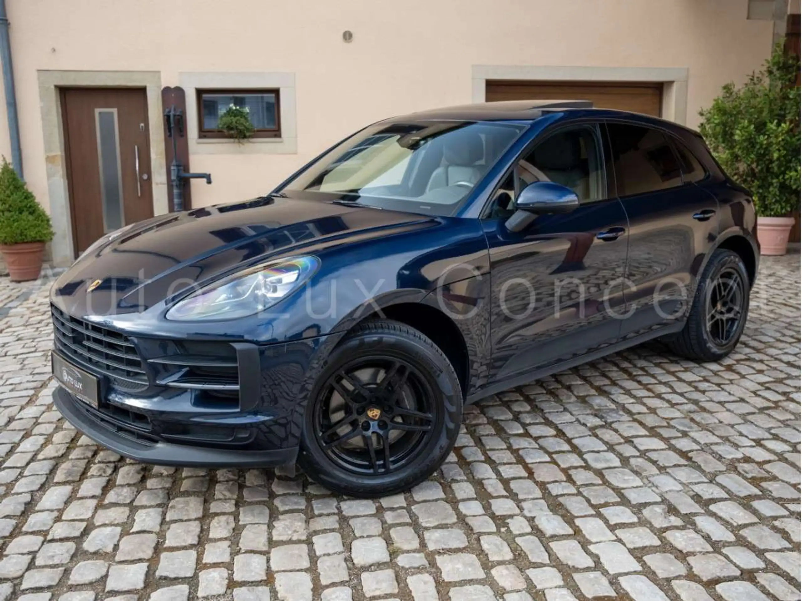 Porsche - Macan