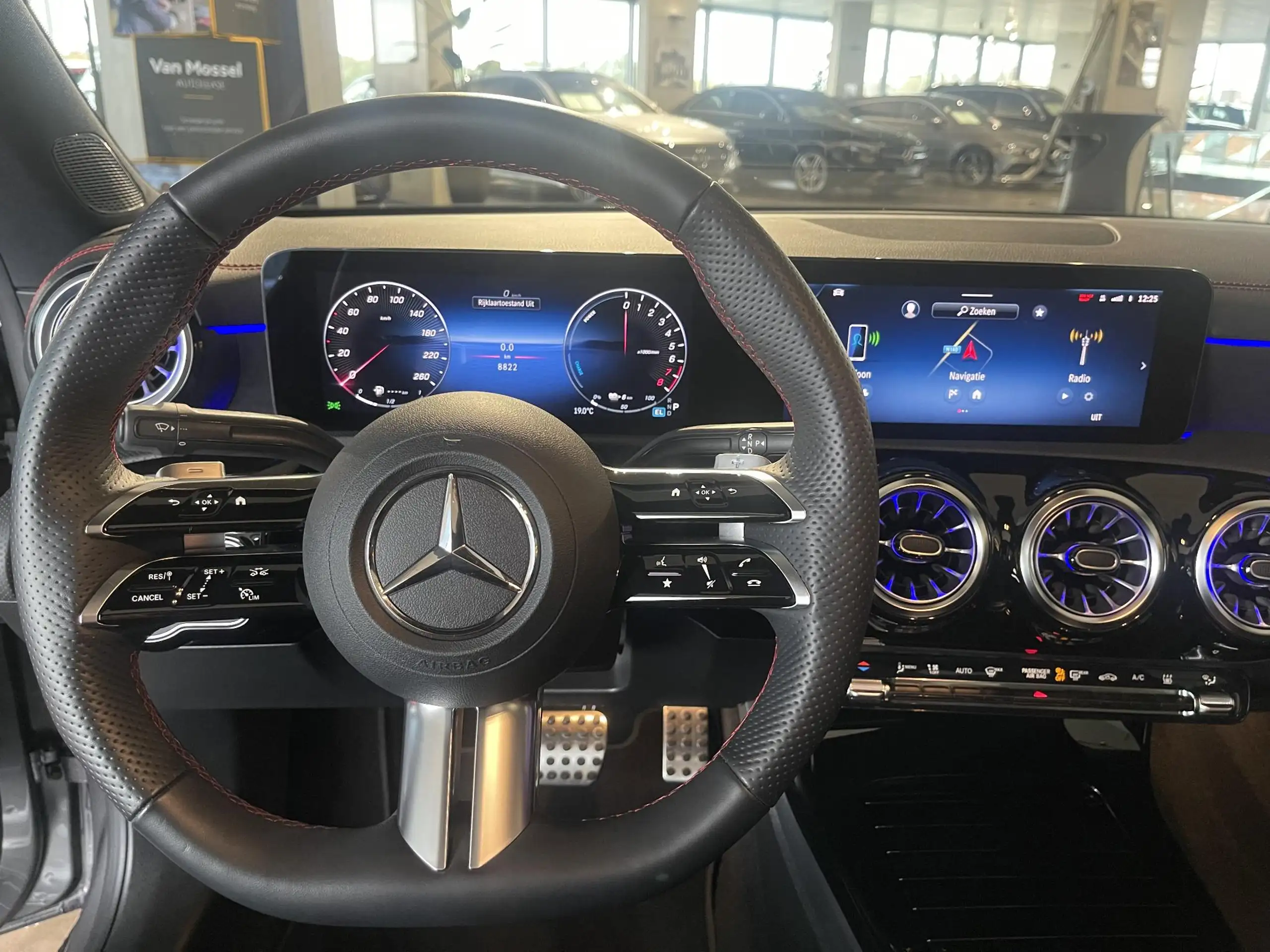 Mercedes-Benz - CLA 250