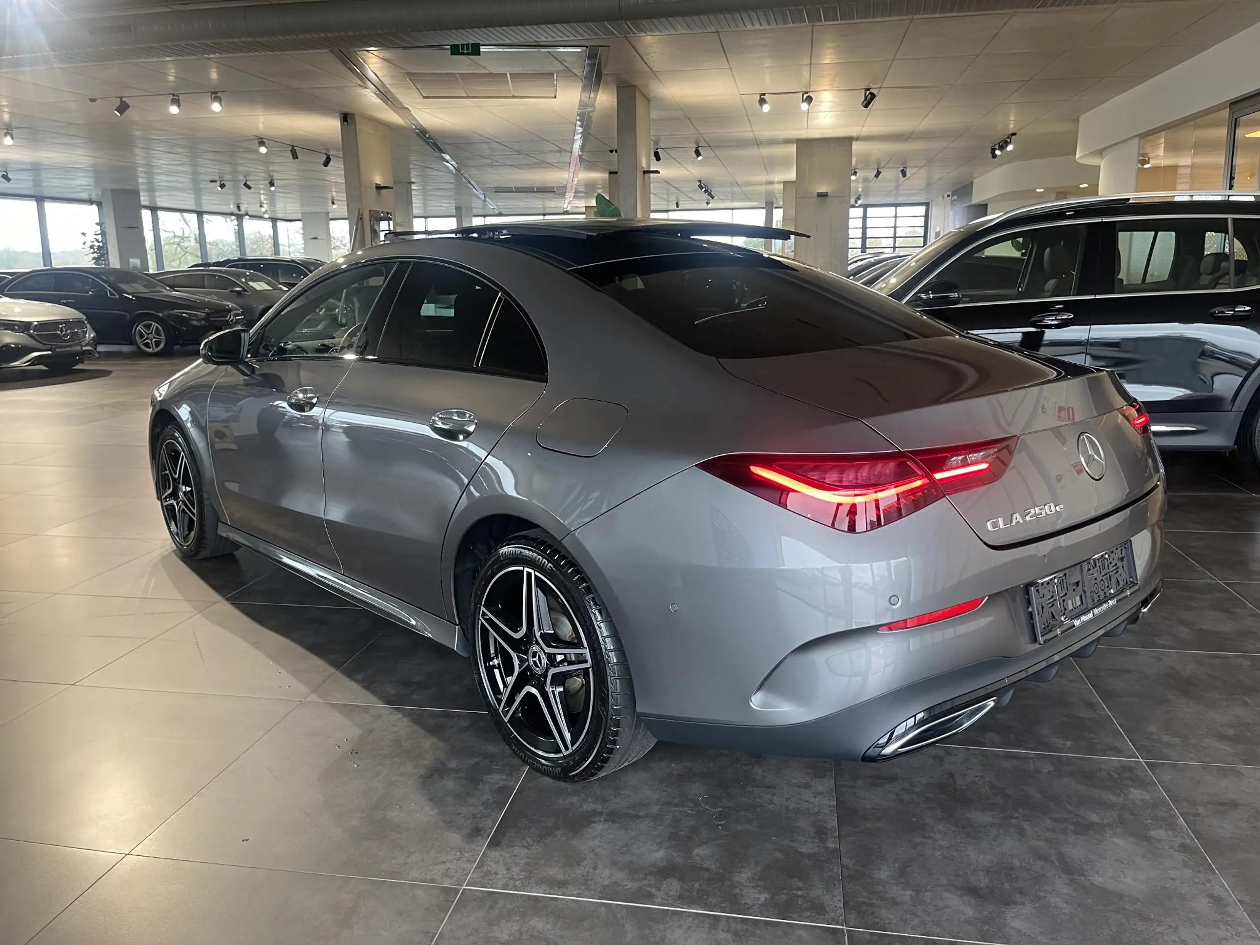 Mercedes-Benz - CLA 250